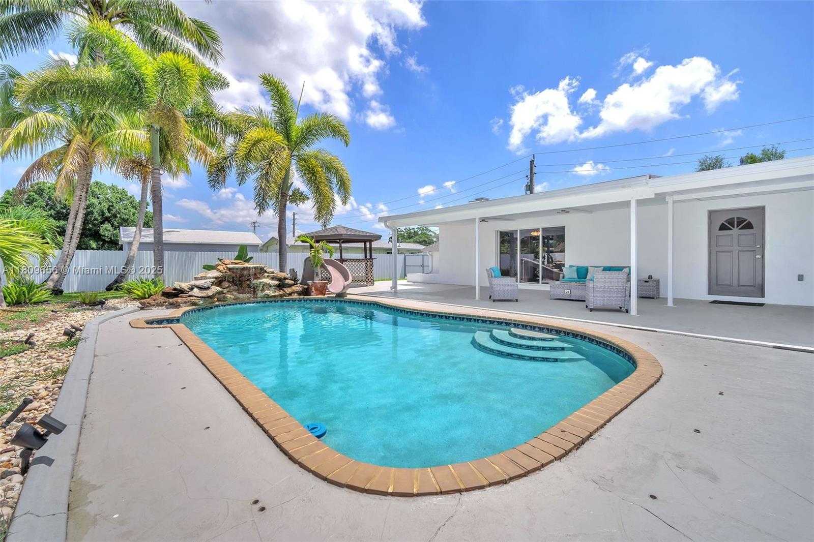 Small Image of 4271 SOUTH WEST 67TH TER, Davie Number 36