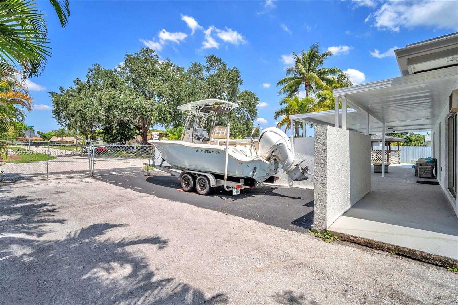 Small Image of 4271 SOUTH WEST 67TH TER, Davie Number 39