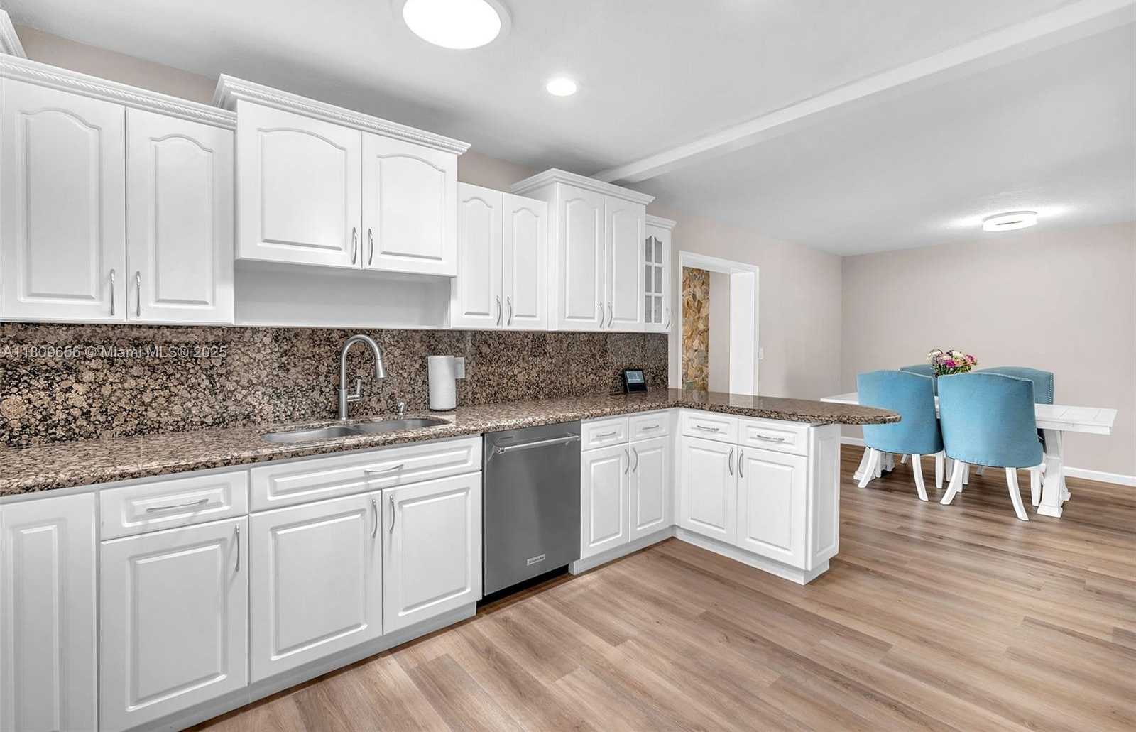 Small Image of 4271 SOUTH WEST 67TH TER, Davie Number 9