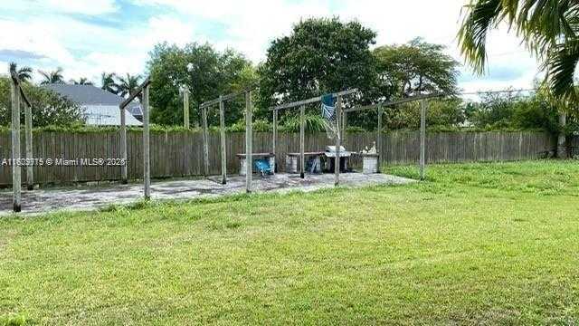 Small Image of 21080 SW 242nd St, Homestead, FL 33031, USA Number 16
