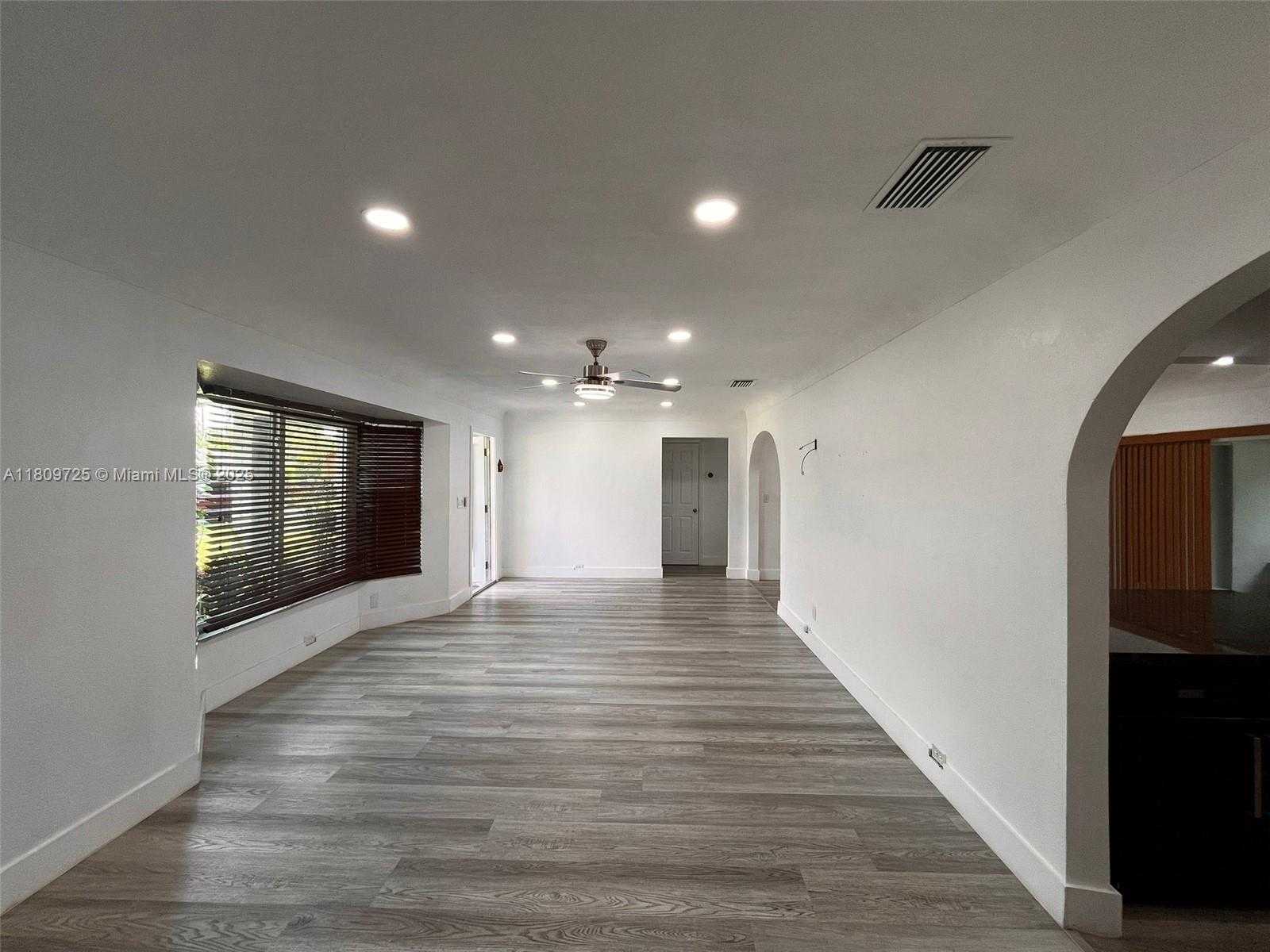 Small Image of 4888 NORTH WEST 8TH CT, Plantation Number 14