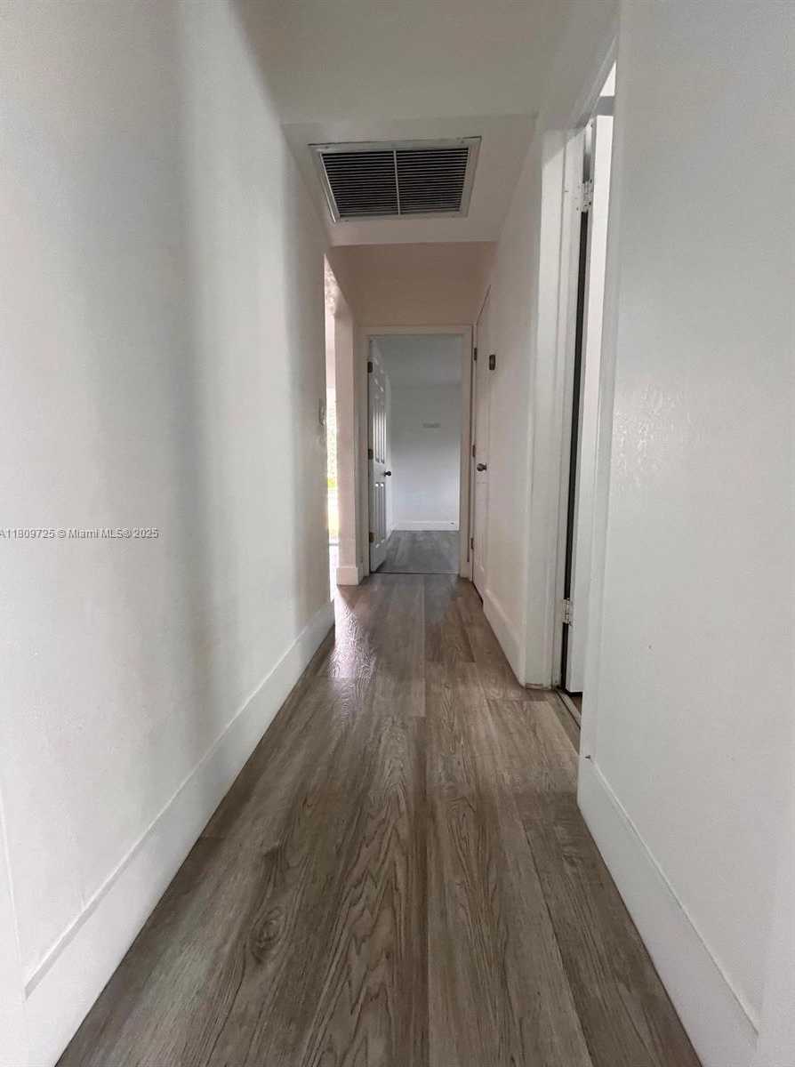 Small Image of 4888 NORTH WEST 8TH CT, Plantation Number 16