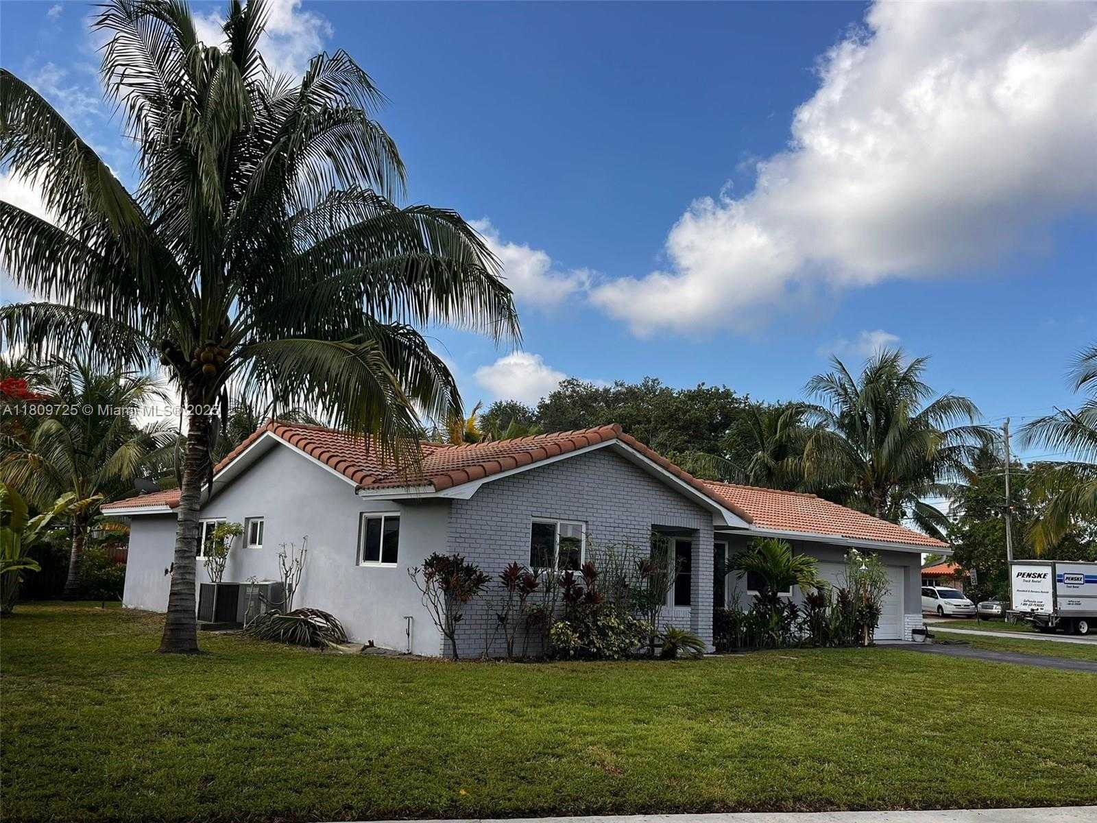 Small Image of 4888 NORTH WEST 8TH CT, Plantation Number 2