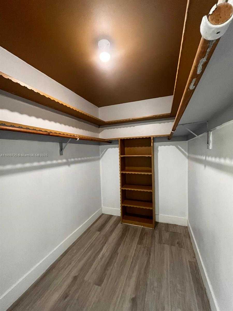 Small Image of 4888 NORTH WEST 8TH CT, Plantation Number 20