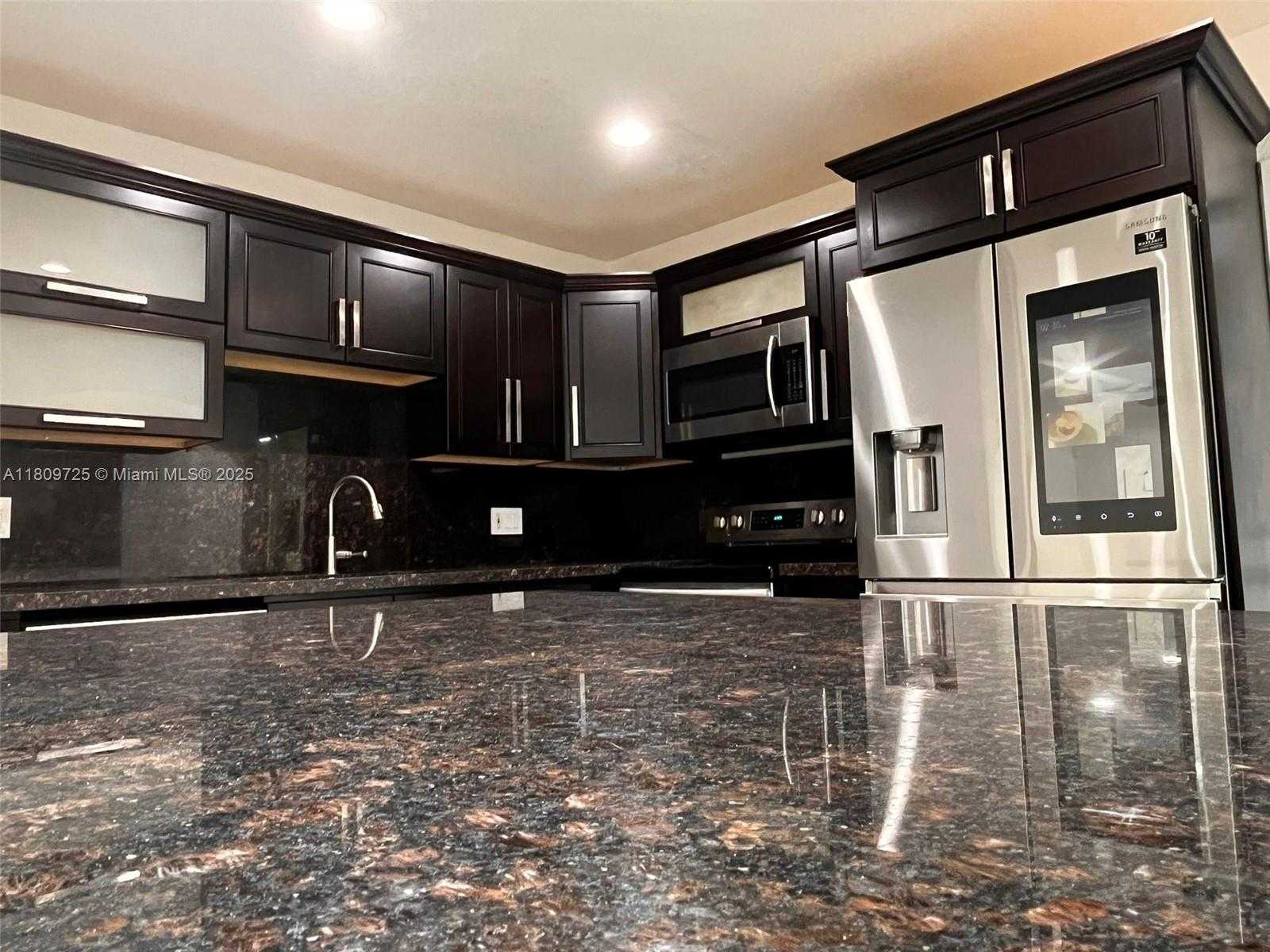 Small Image of 4888 NORTH WEST 8TH CT, Plantation Number 23