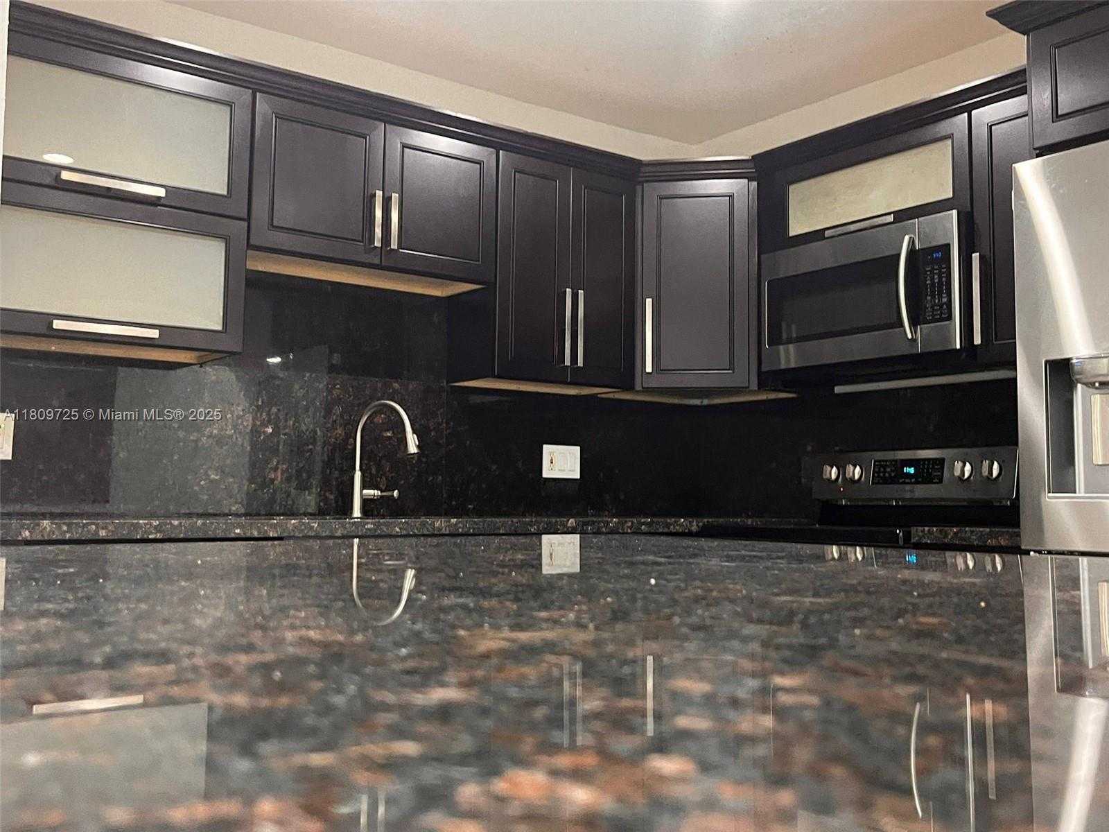 Small Image of 4888 NORTH WEST 8TH CT, Plantation Number 28