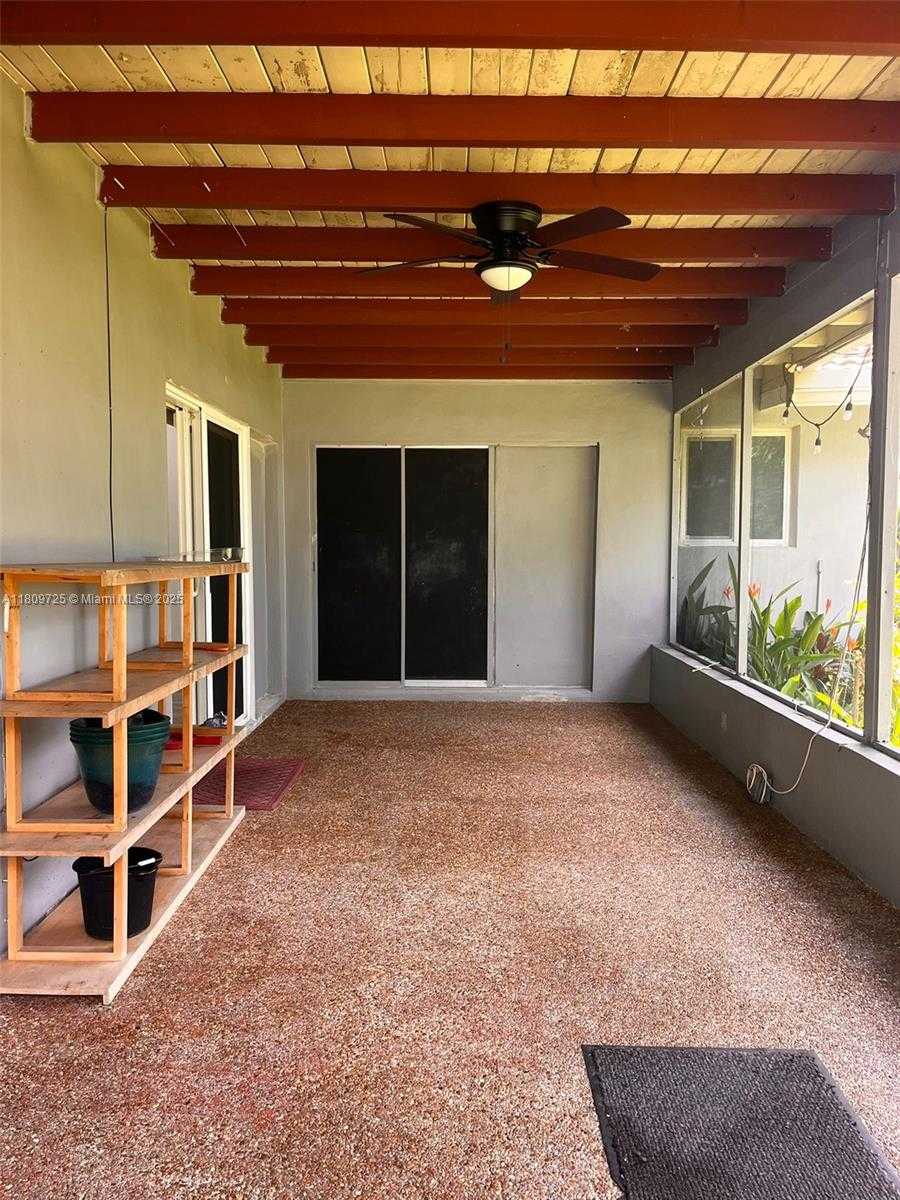 Small Image of 4888 NORTH WEST 8TH CT, Plantation Number 30