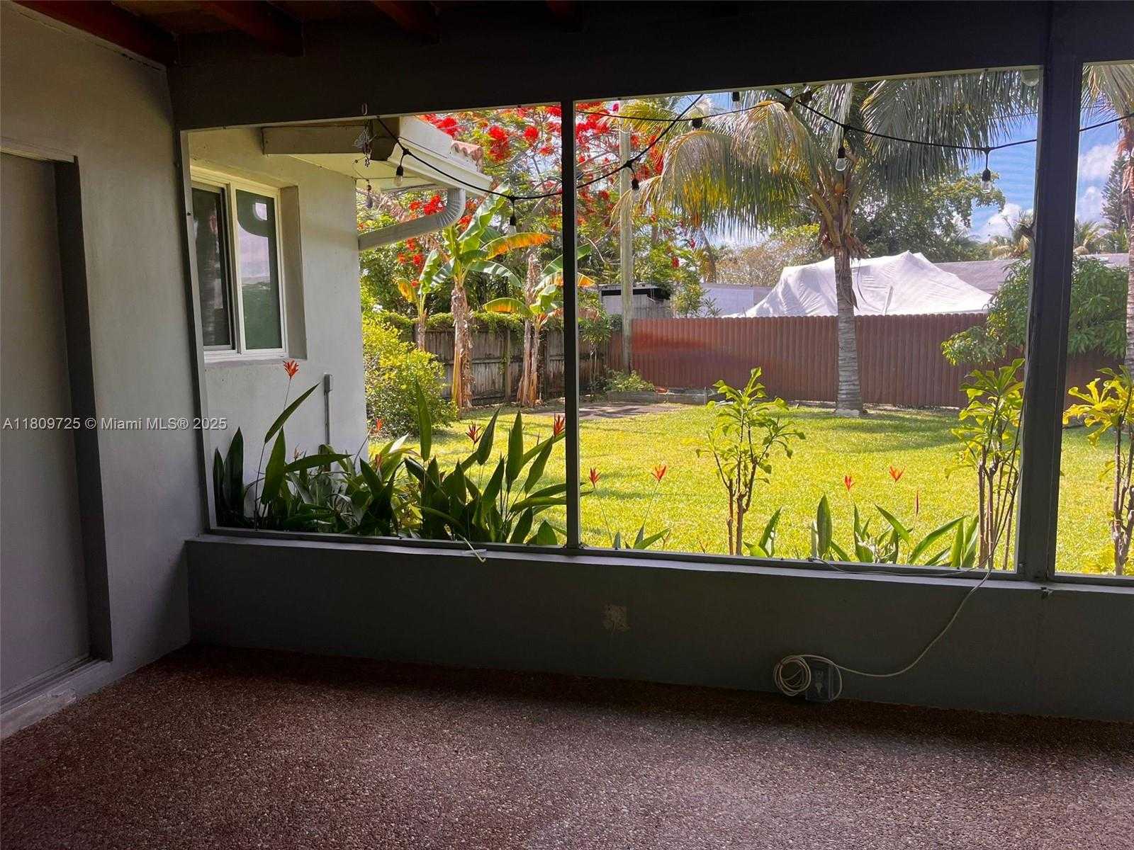 Small Image of 4888 NORTH WEST 8TH CT, Plantation Number 32