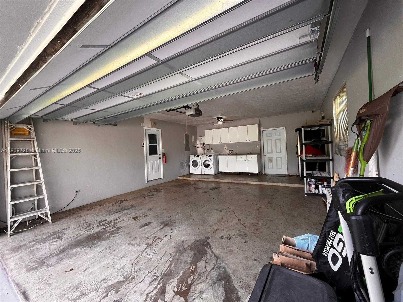 Small Image of 4888 NORTH WEST 8TH CT, Plantation Number 37