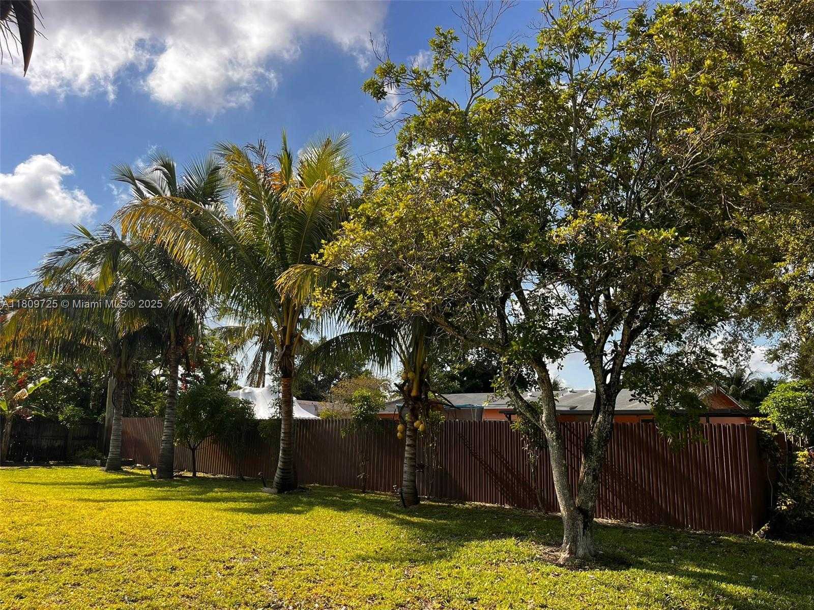 Small Image of 4888 NORTH WEST 8TH CT, Plantation Number 38