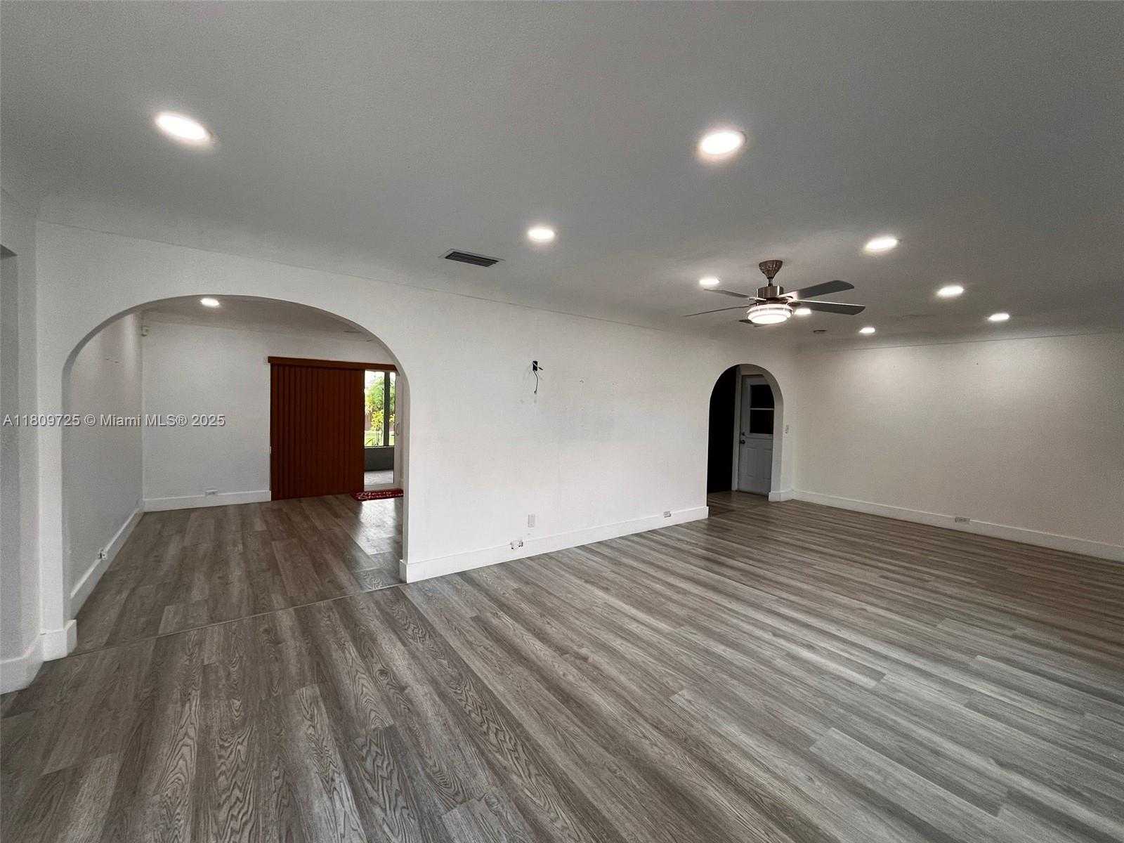 Small Image of 4888 NORTH WEST 8TH CT, Plantation Number 4