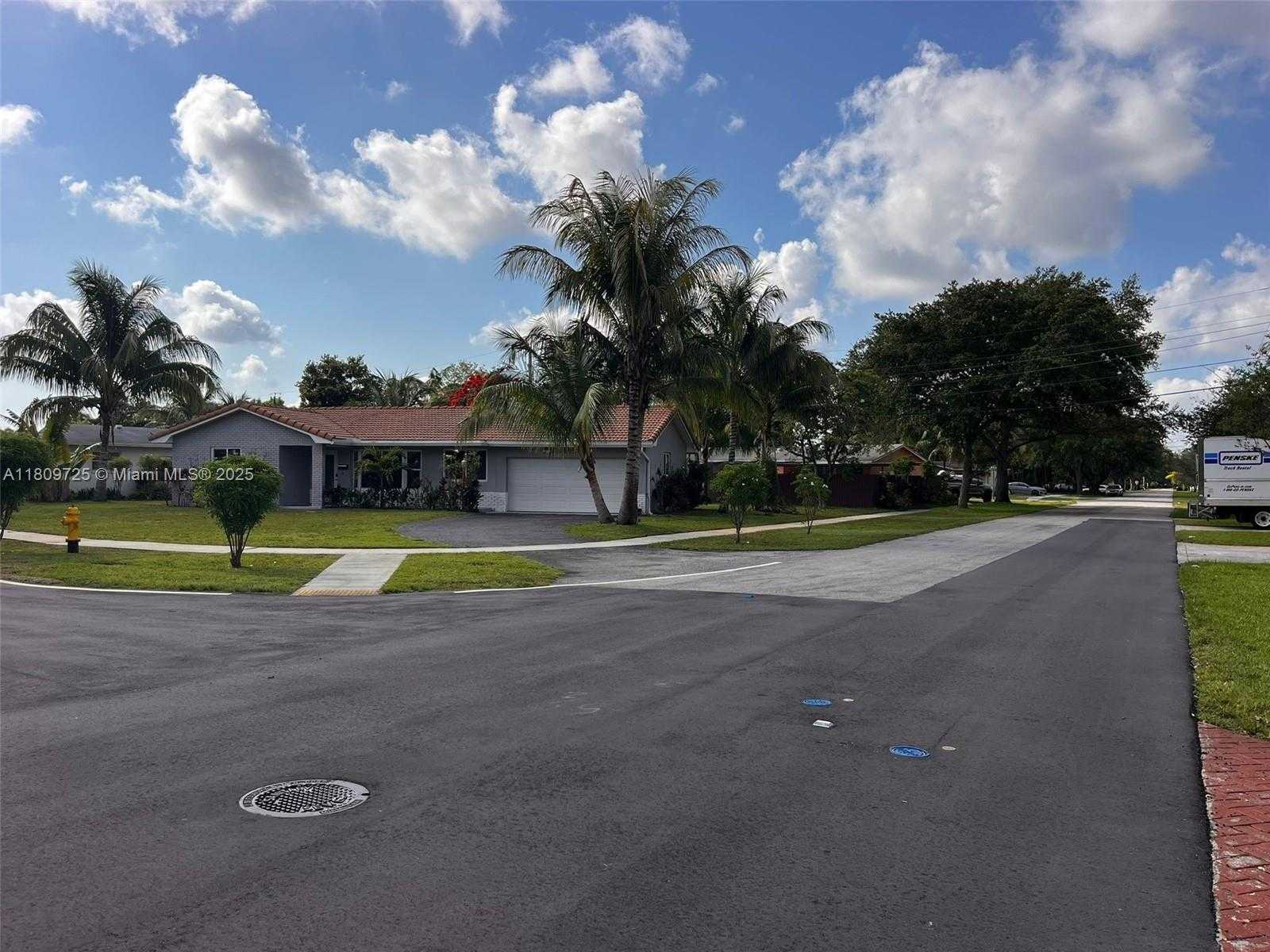 Small Image of 4888 NORTH WEST 8TH CT, Plantation Number 8
