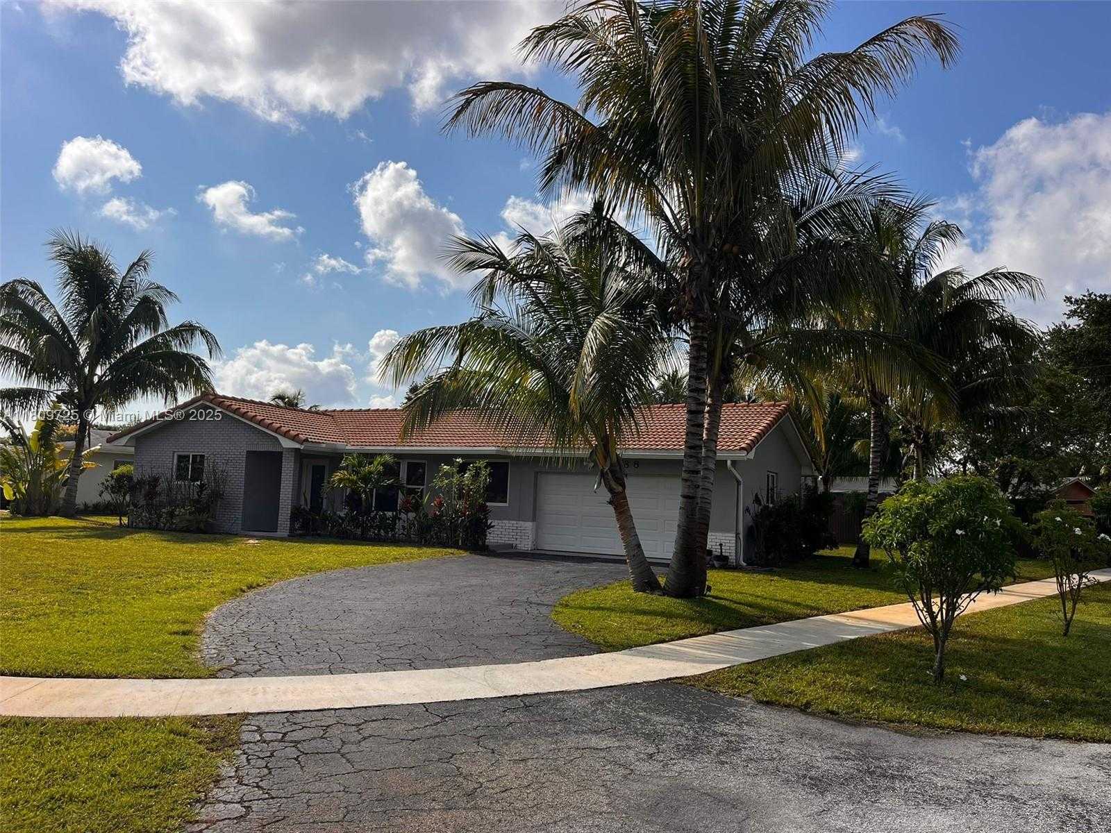 Small Image of 4888 NORTH WEST 8TH CT, Plantation Number 9