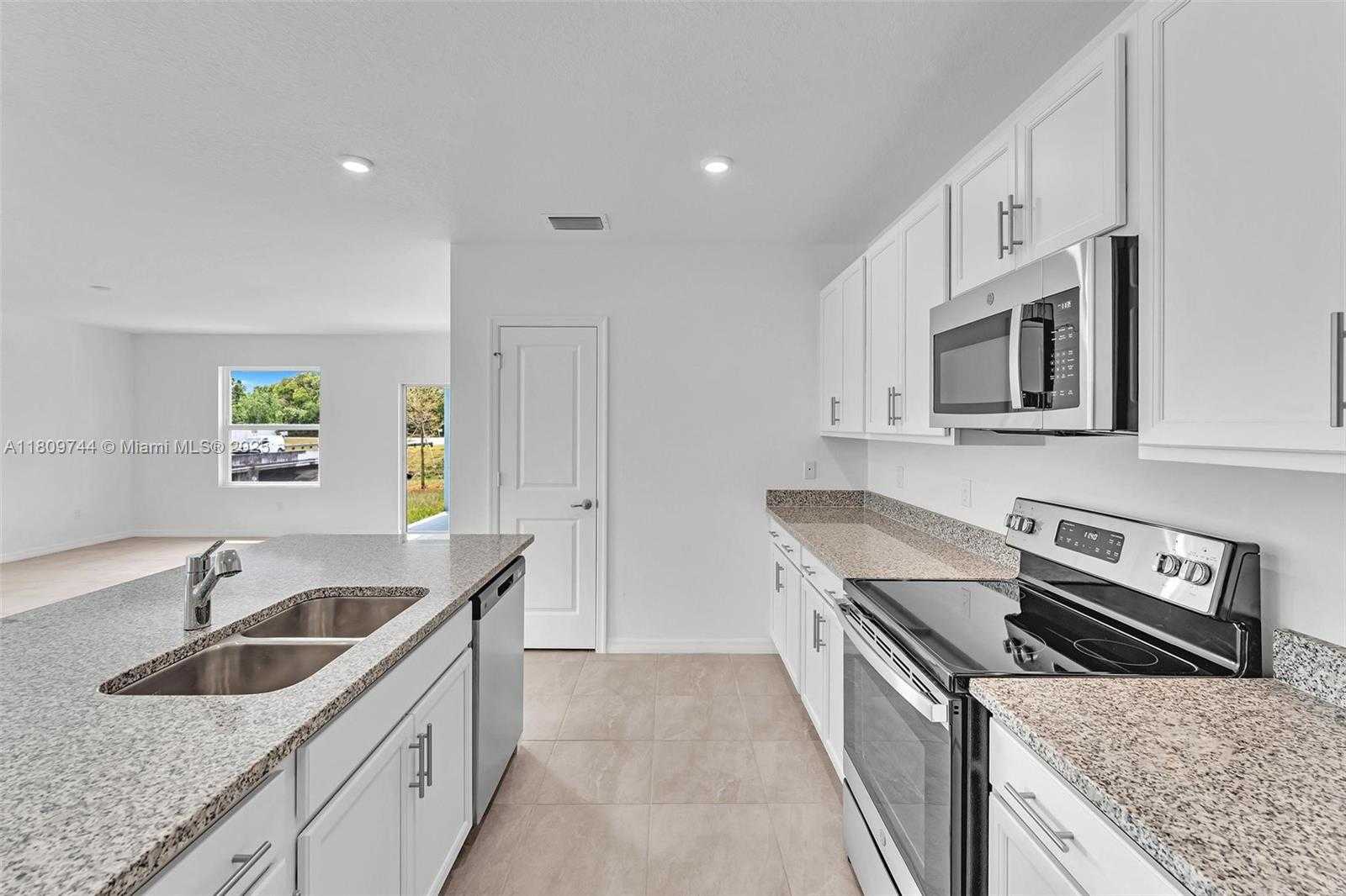 Small Image of 1130 SOUTH WEST JERICHO AVE, Port St. Lucie Number 30