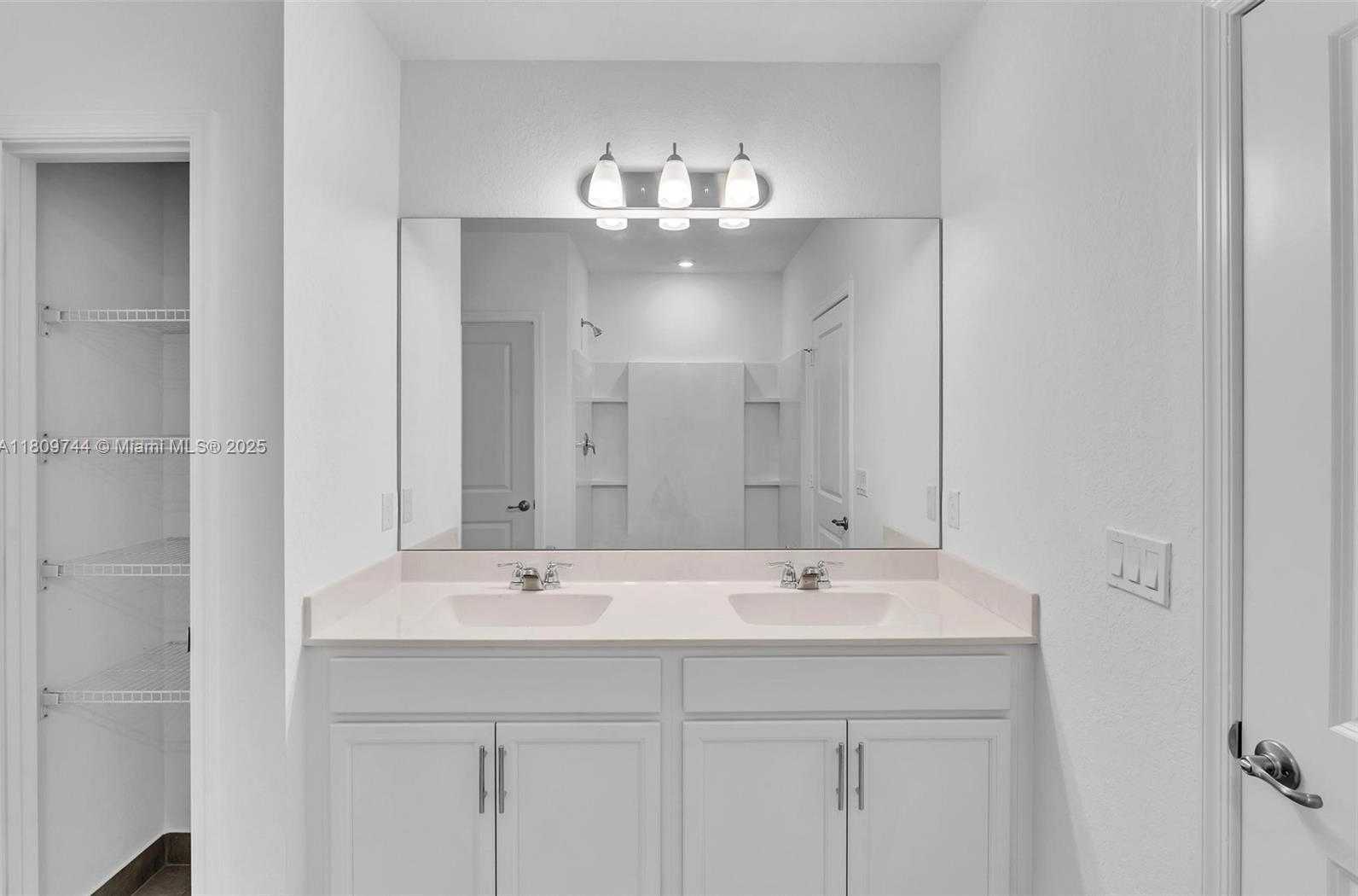 Small Image of 1130 SOUTH WEST JERICHO AVE, Port St. Lucie Number 47