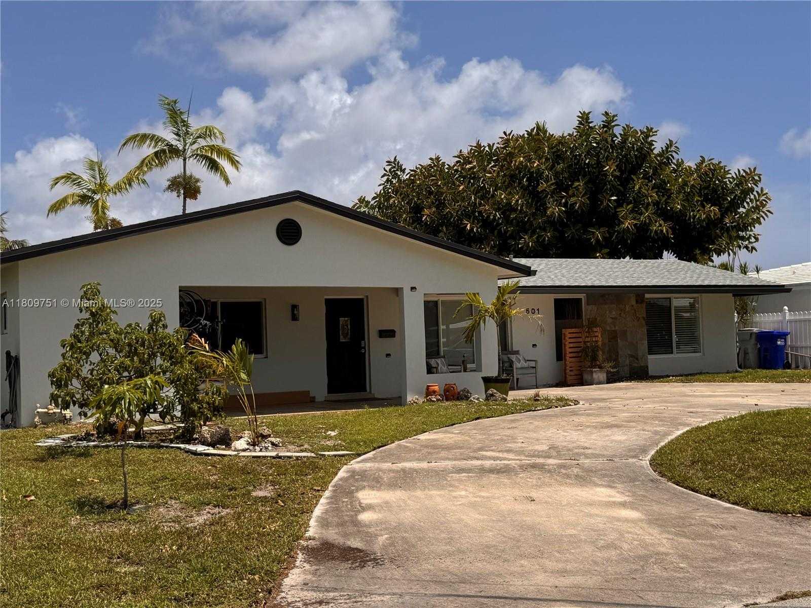 Small Image of 501 SOUTH WEST 18TH ST, Pompano Beach Number 2