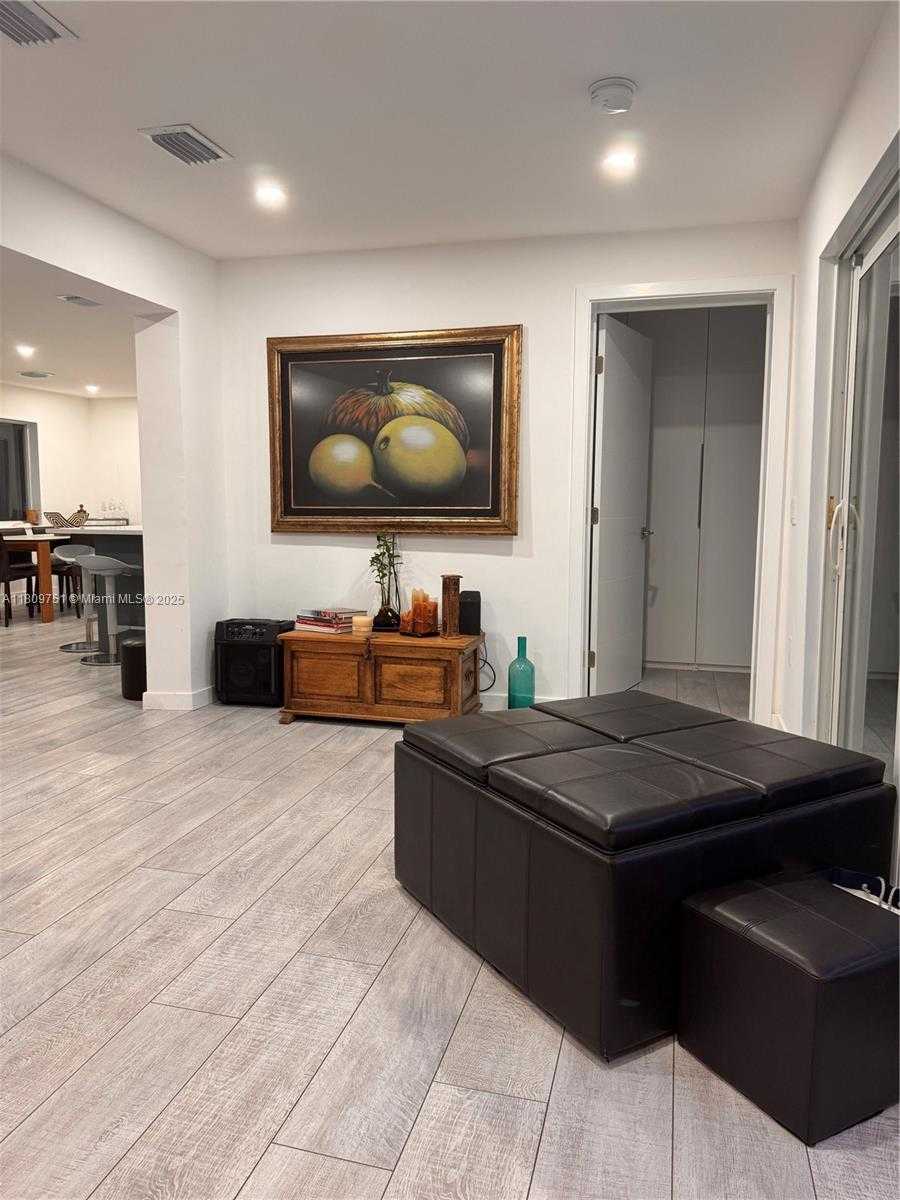 Small Image of 501 SOUTH WEST 18TH ST, Pompano Beach Number 24