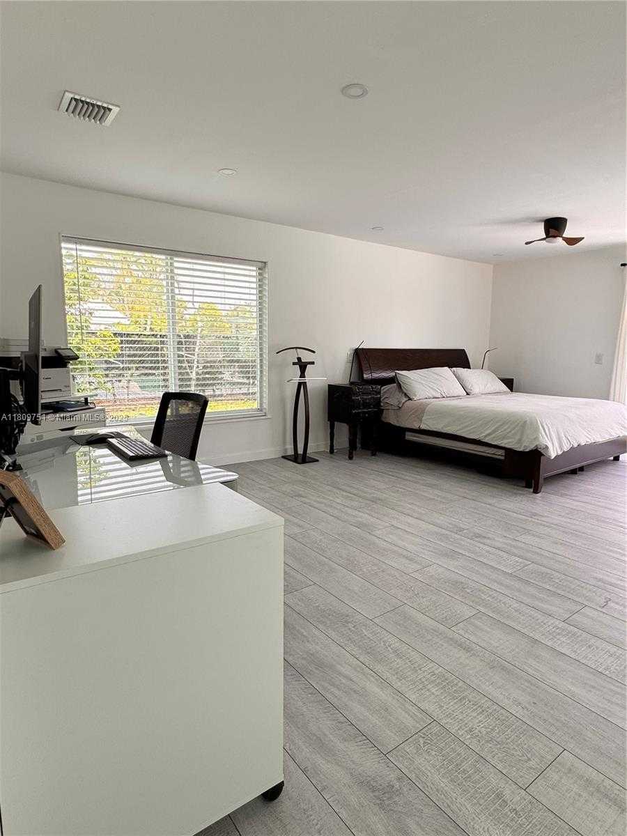 Small Image of 501 SOUTH WEST 18TH ST, Pompano Beach Number 27