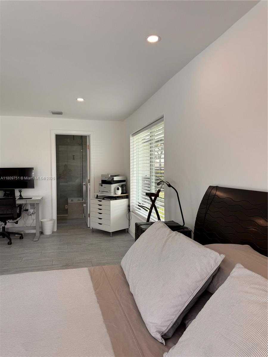 Small Image of 501 SOUTH WEST 18TH ST, Pompano Beach Number 36