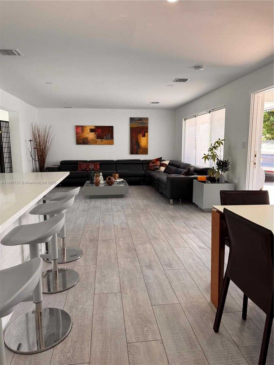 Small Image of 501 SOUTH WEST 18TH ST, Pompano Beach Number 6
