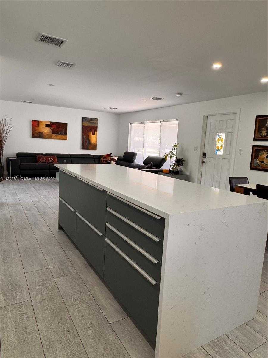 Small Image of 501 SOUTH WEST 18TH ST, Pompano Beach Number 7