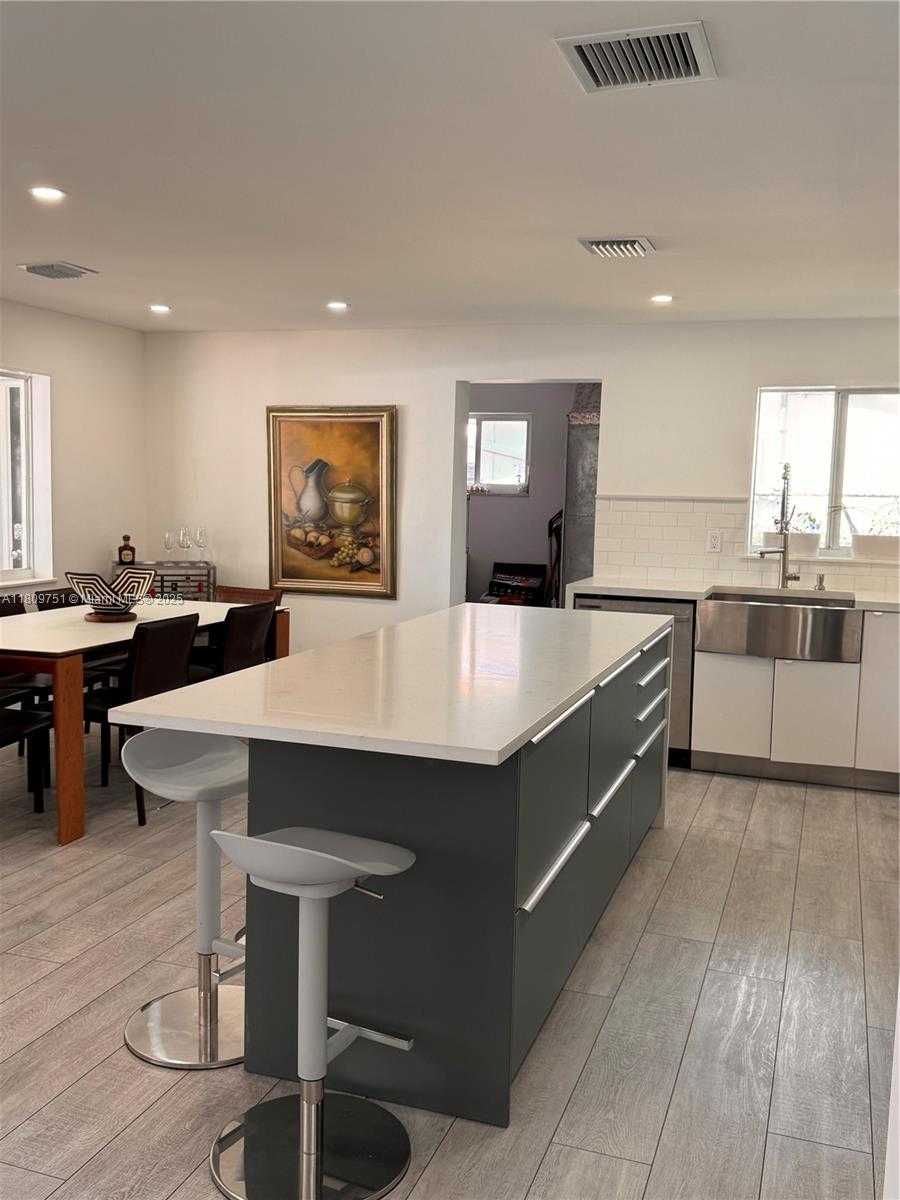 Small Image of 501 SOUTH WEST 18TH ST, Pompano Beach Number 8
