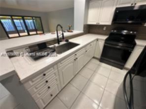 Small Image of 16520 Bridge End Rd, Miami Lakes, FL 33014, USA Number 6