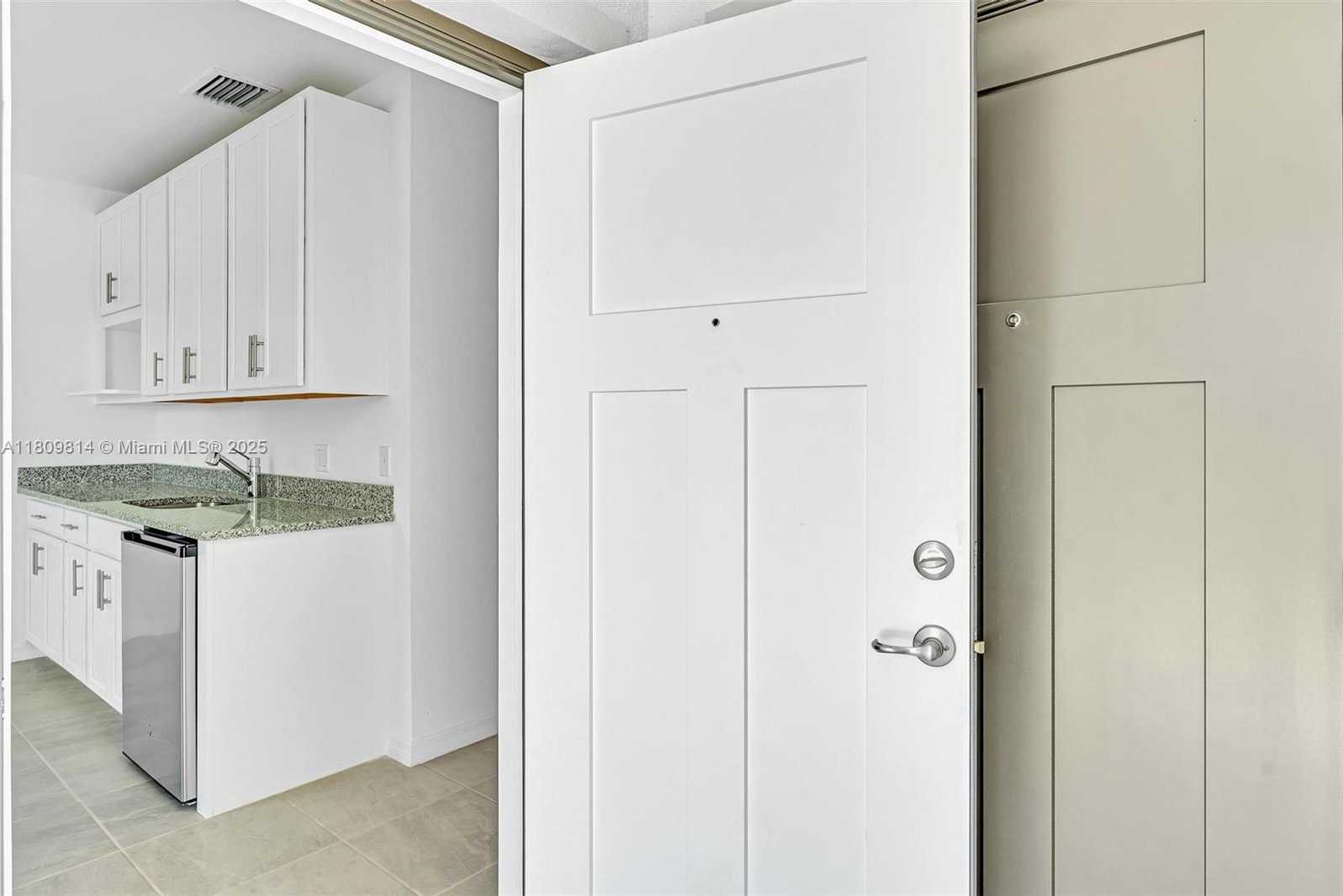 Small Image of 2033 SOUTH WEST CASTINET LN, Port St. Lucie Number 12