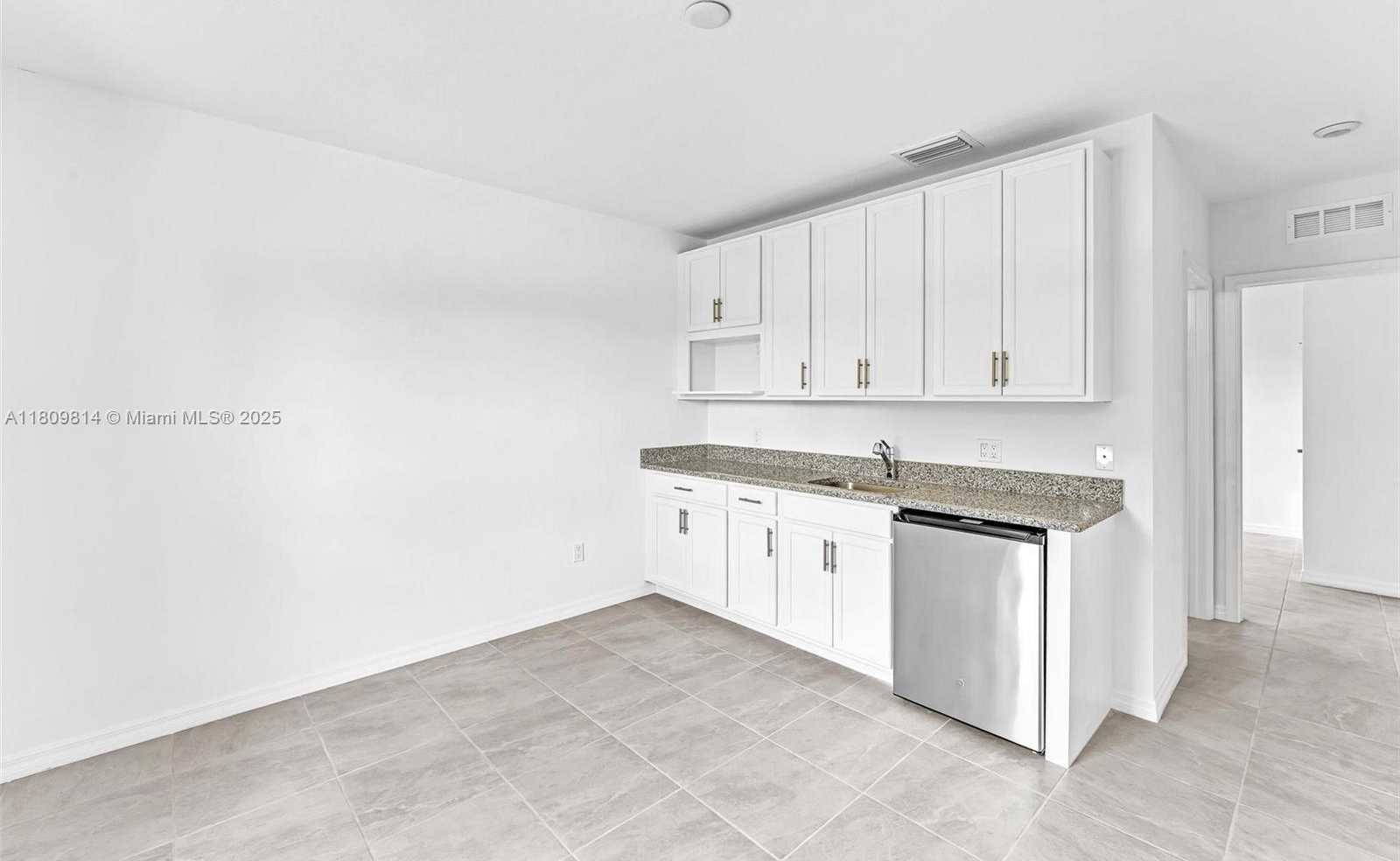 Small Image of 2033 SOUTH WEST CASTINET LN, Port St. Lucie Number 14