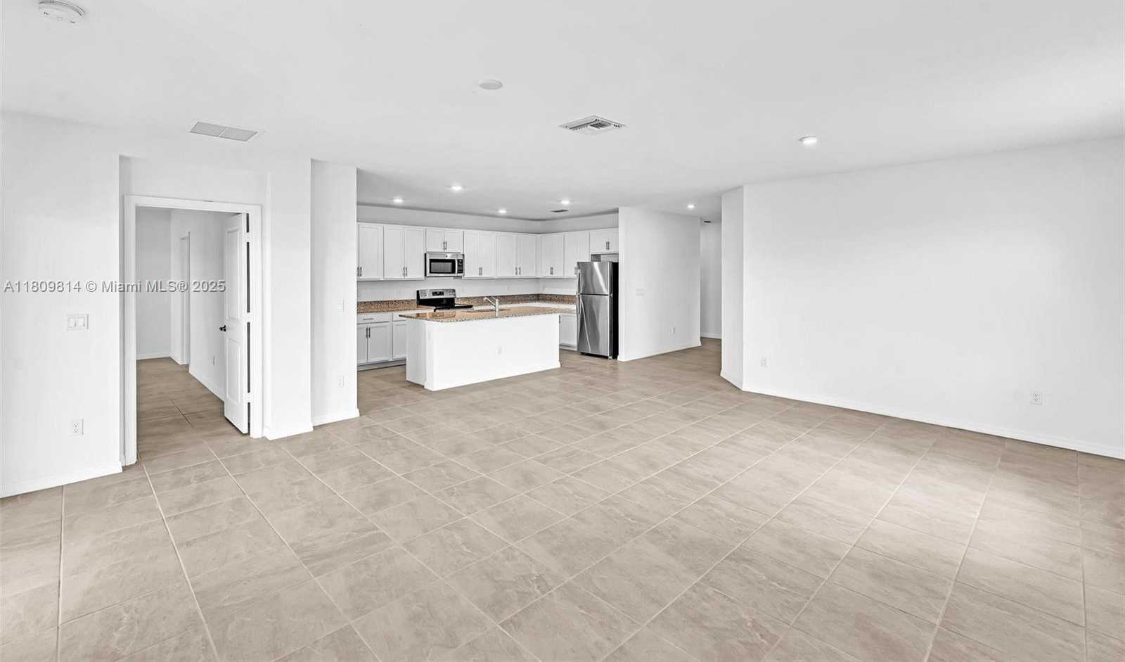 Small Image of 2033 SOUTH WEST CASTINET LN, Port St. Lucie Number 16
