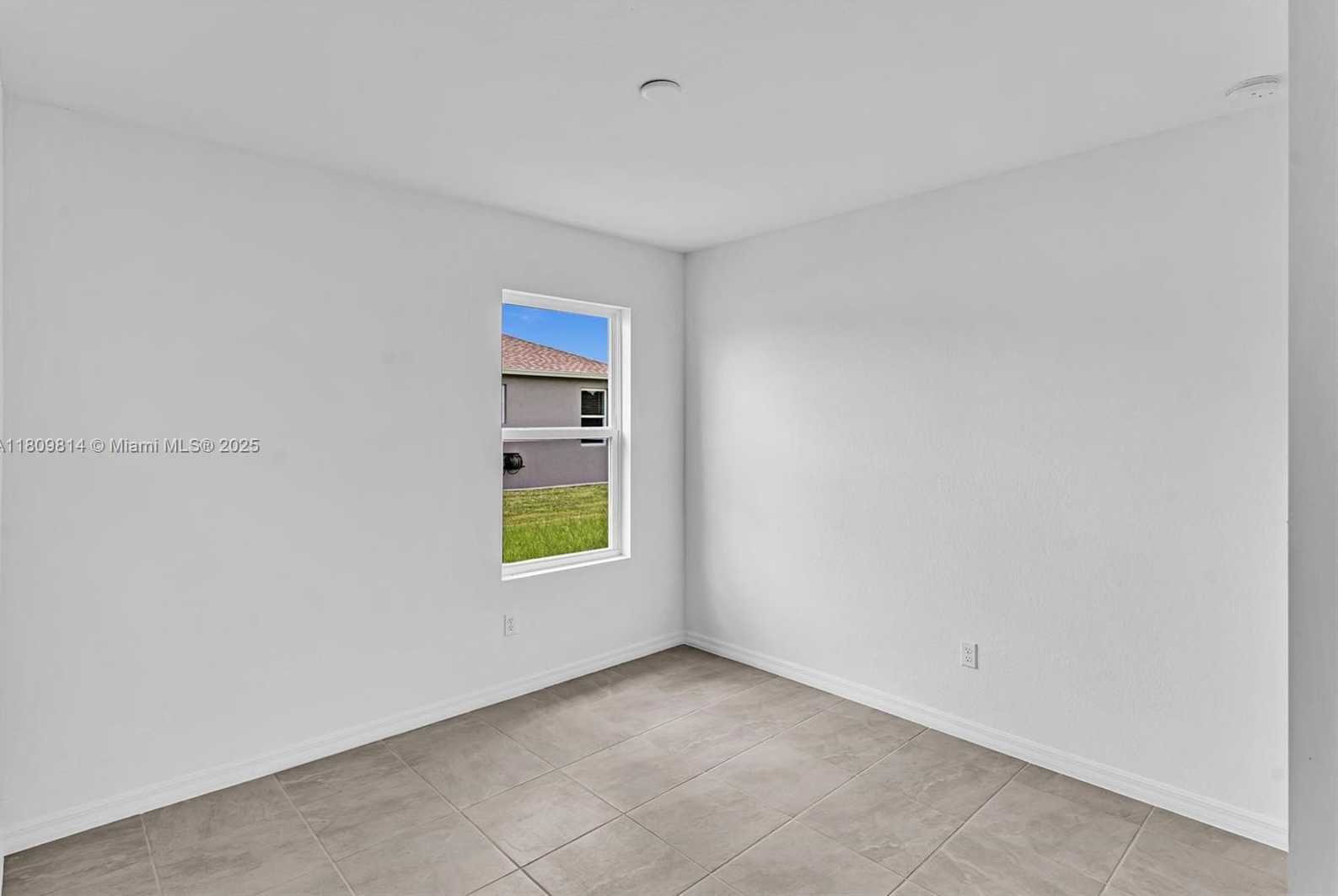 Small Image of 2033 SOUTH WEST CASTINET LN, Port St. Lucie Number 22