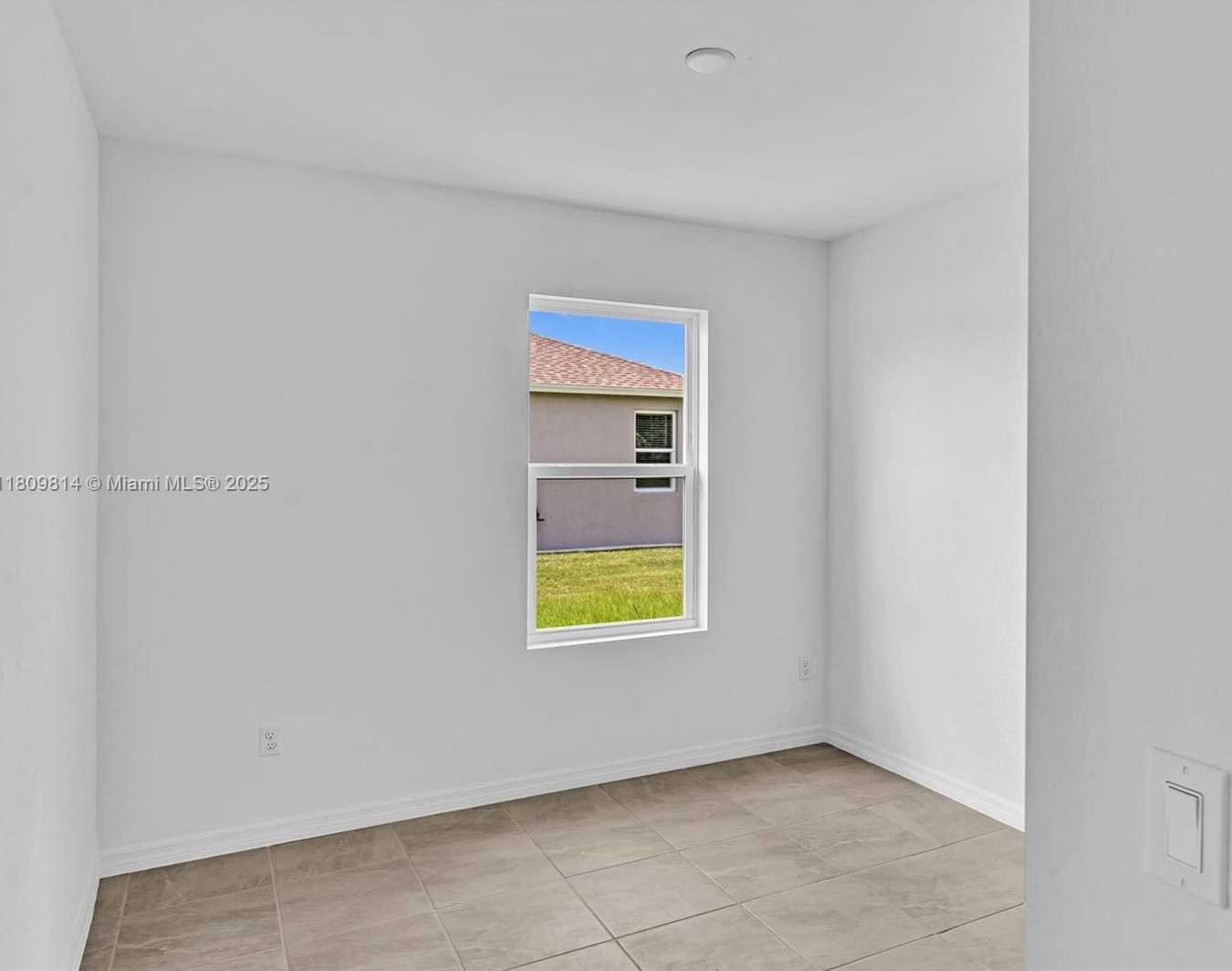 Small Image of 2033 SOUTH WEST CASTINET LN, Port St. Lucie Number 23