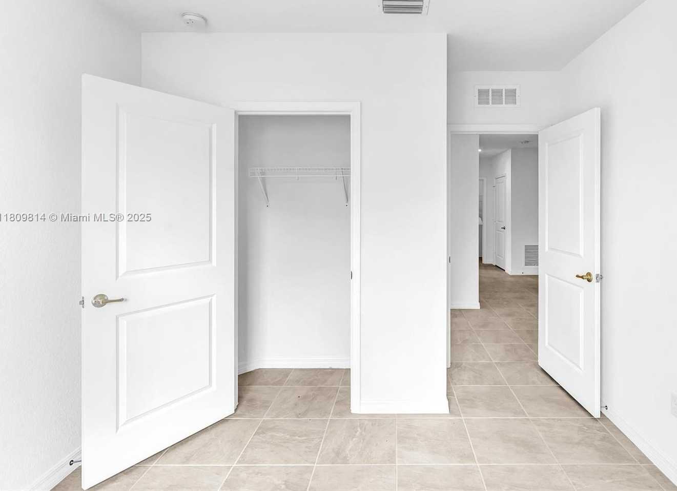 Small Image of 2033 SOUTH WEST CASTINET LN, Port St. Lucie Number 26