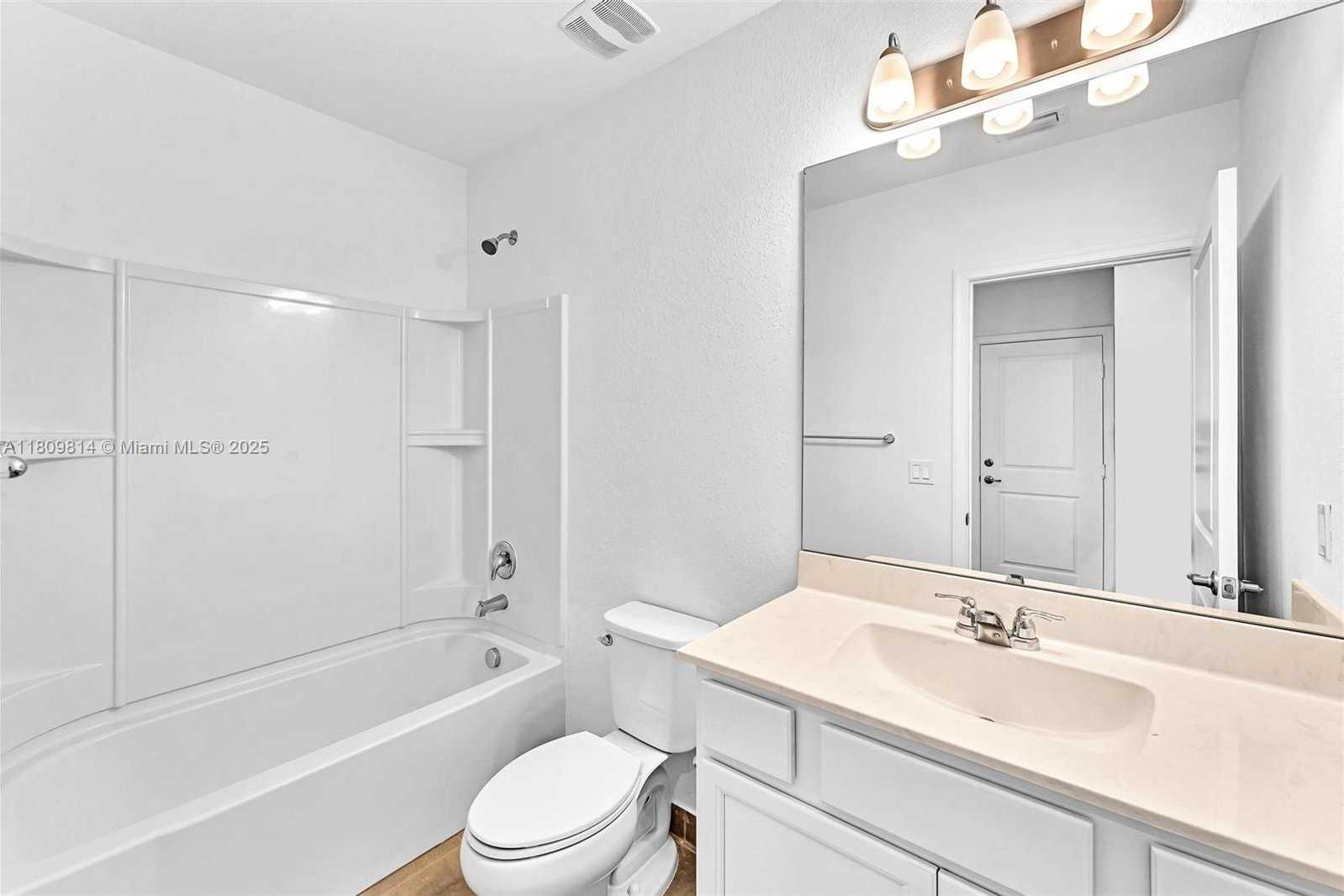Small Image of 2033 SOUTH WEST CASTINET LN, Port St. Lucie Number 28
