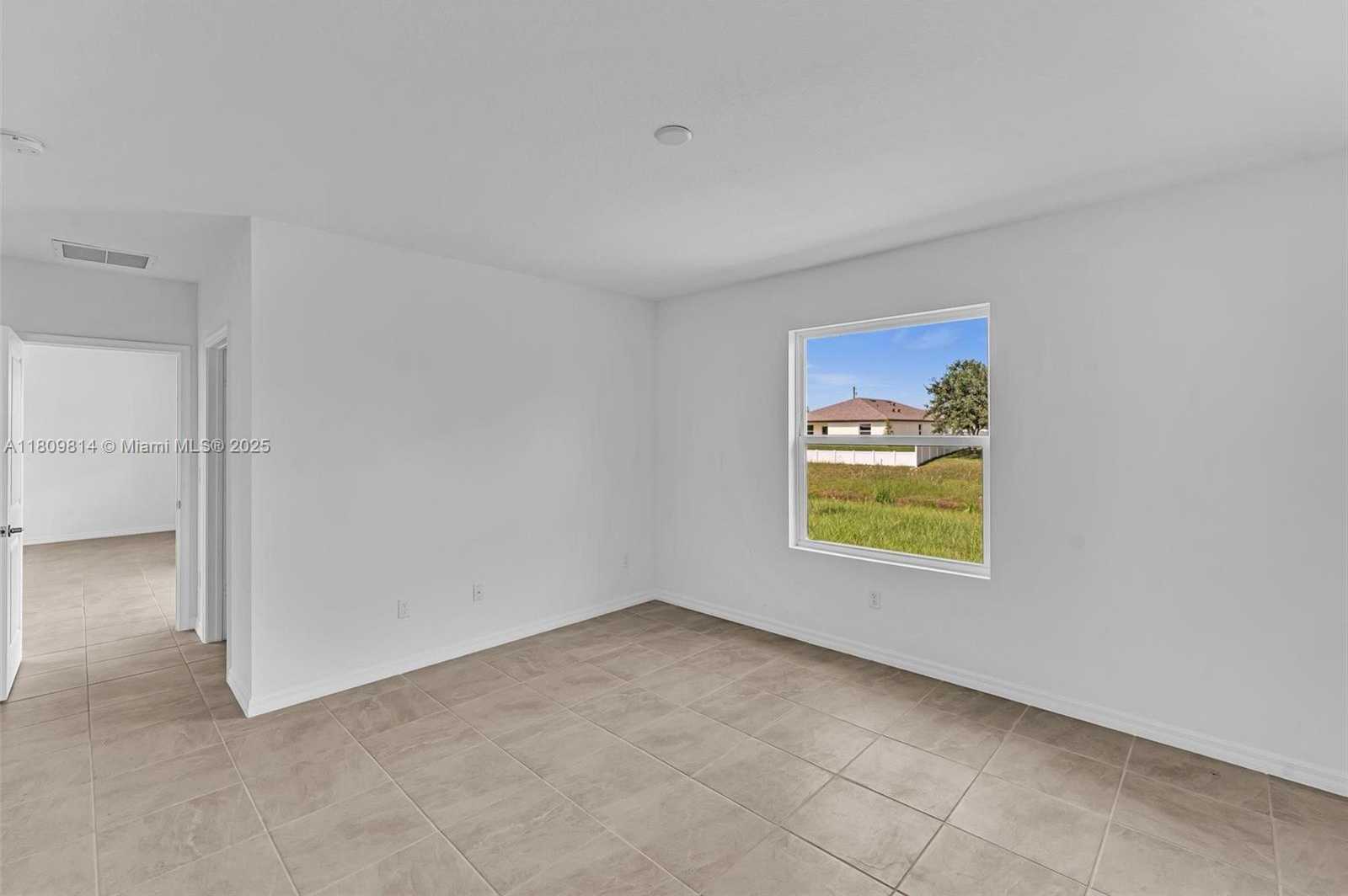 Small Image of 2033 SOUTH WEST CASTINET LN, Port St. Lucie Number 29