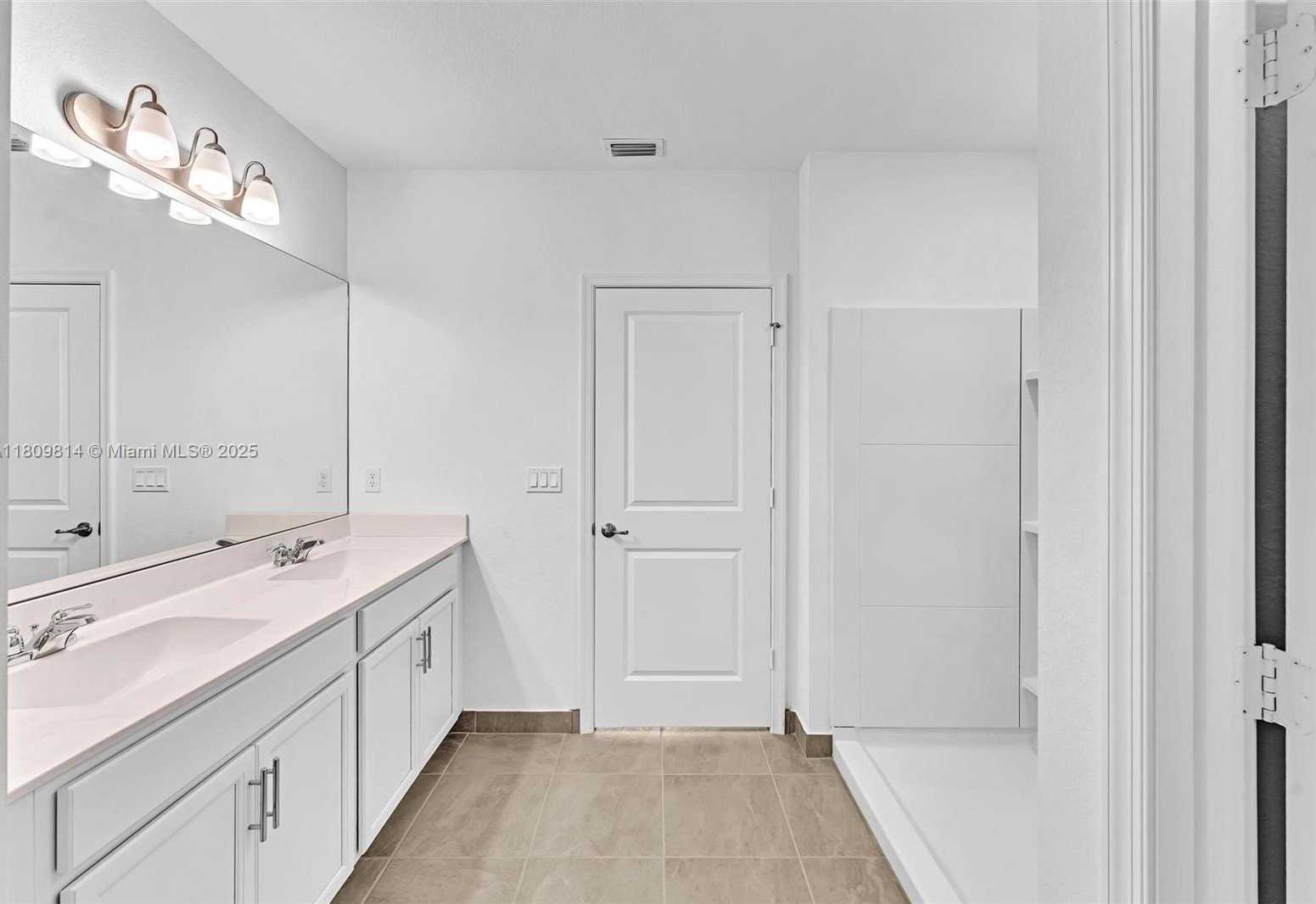 Small Image of 2033 SOUTH WEST CASTINET LN, Port St. Lucie Number 38