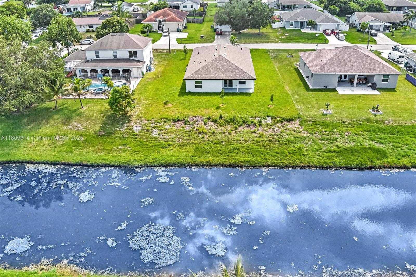 Small Image of 2033 SOUTH WEST CASTINET LN, Port St. Lucie Number 44