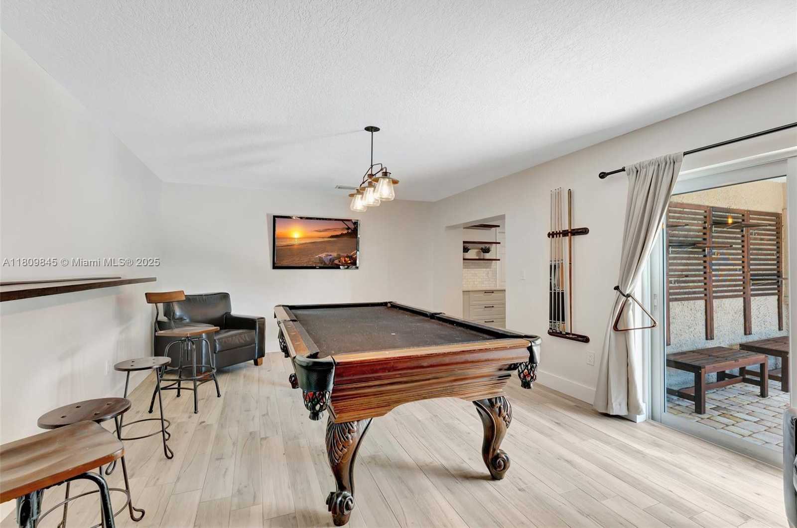 Small Image of 651 EAST LAKE DASHA DR, Plantation Number 16