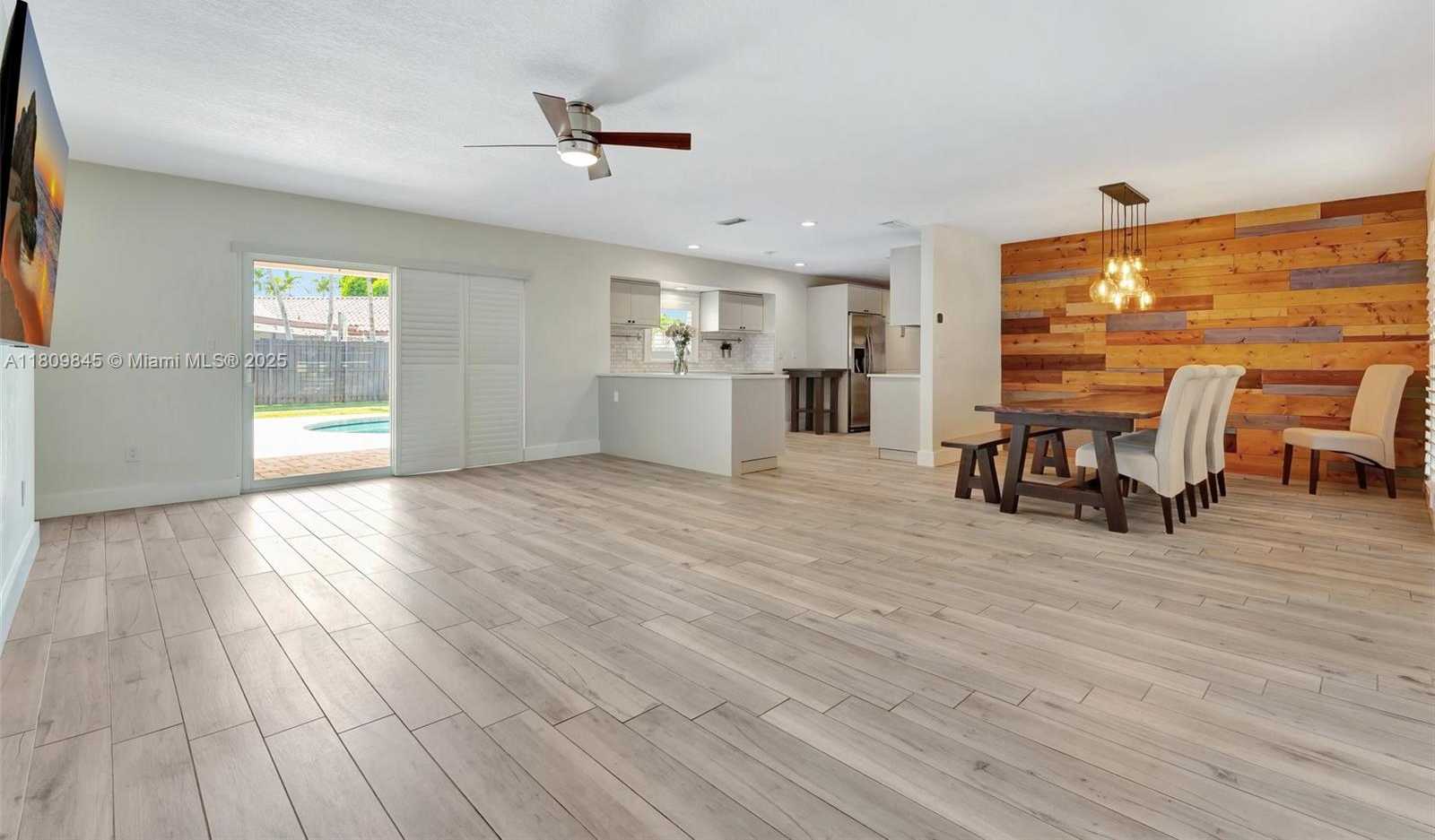 Small Image of 651 EAST LAKE DASHA DR, Plantation Number 2