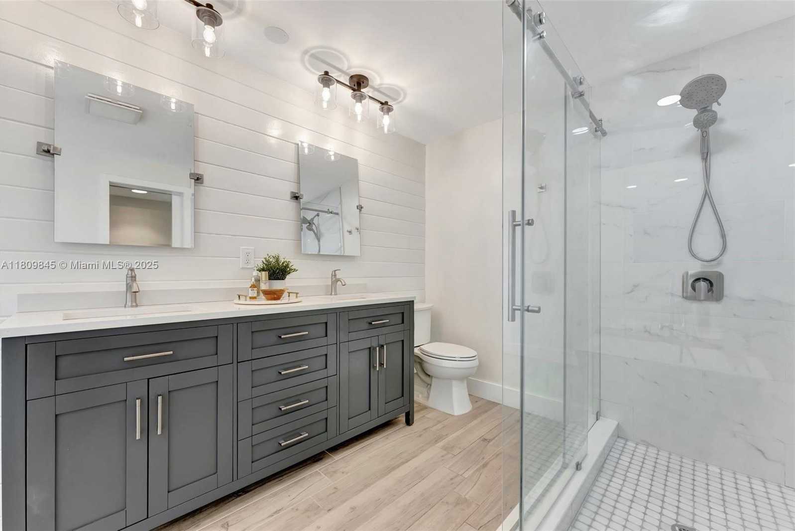 Small Image of 651 EAST LAKE DASHA DR, Plantation Number 23