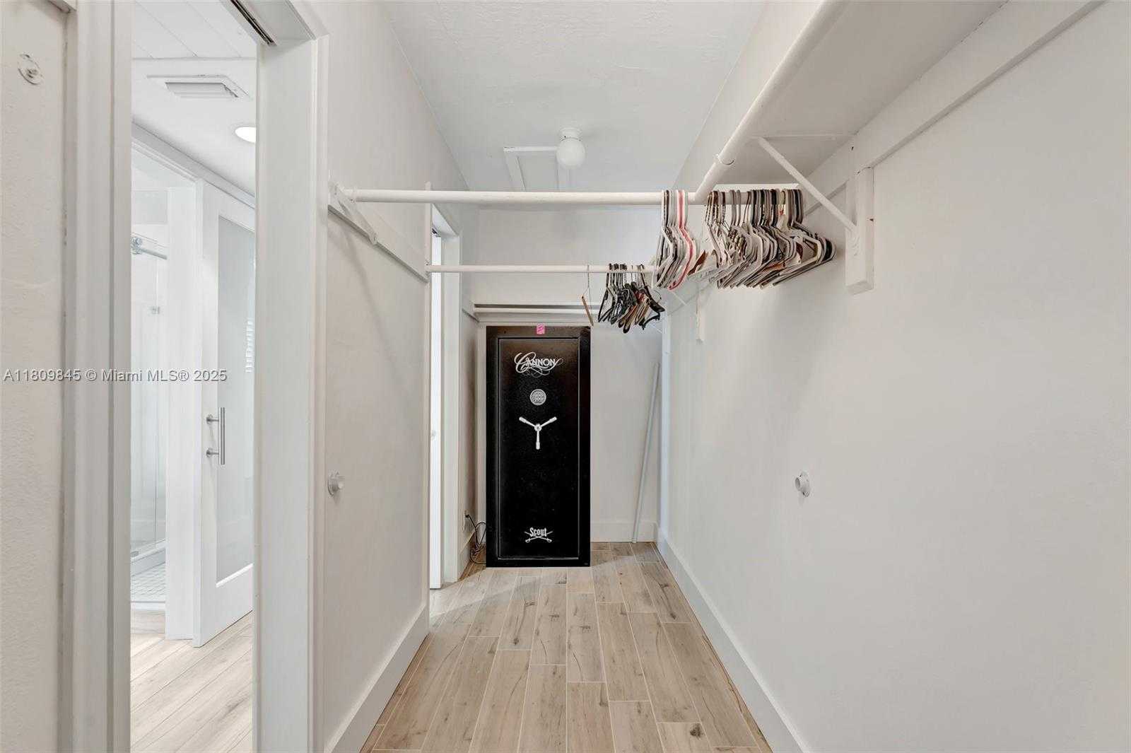 Small Image of 651 EAST LAKE DASHA DR, Plantation Number 24