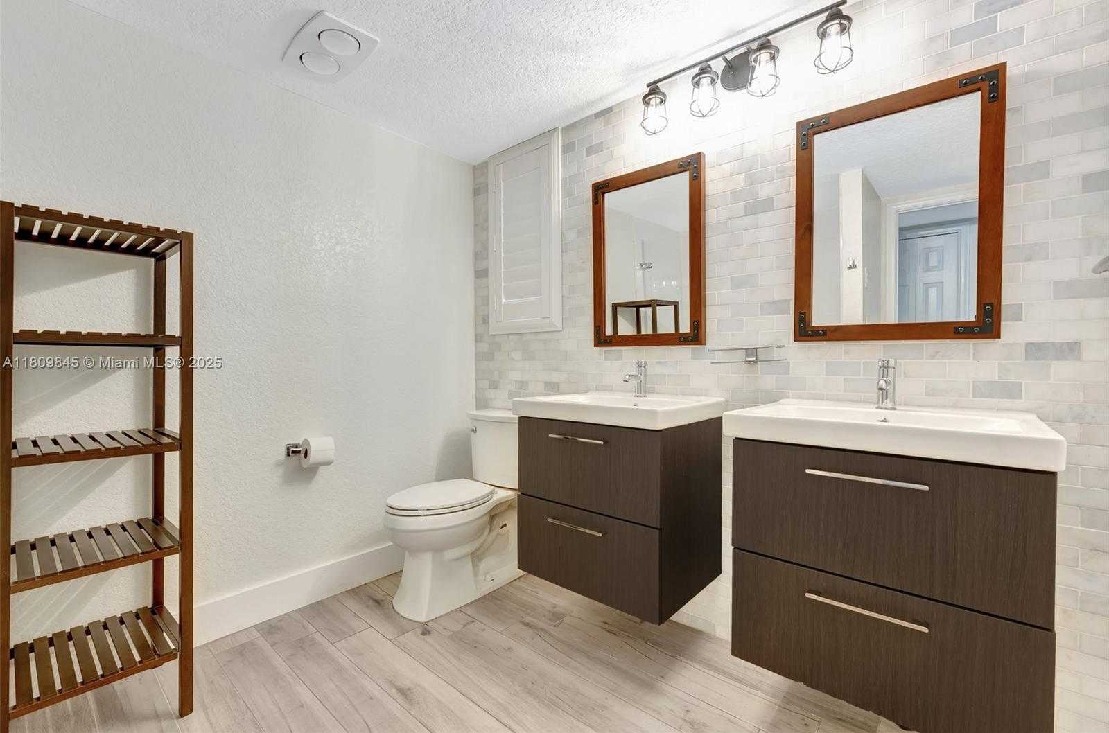 Small Image of 651 EAST LAKE DASHA DR, Plantation Number 27