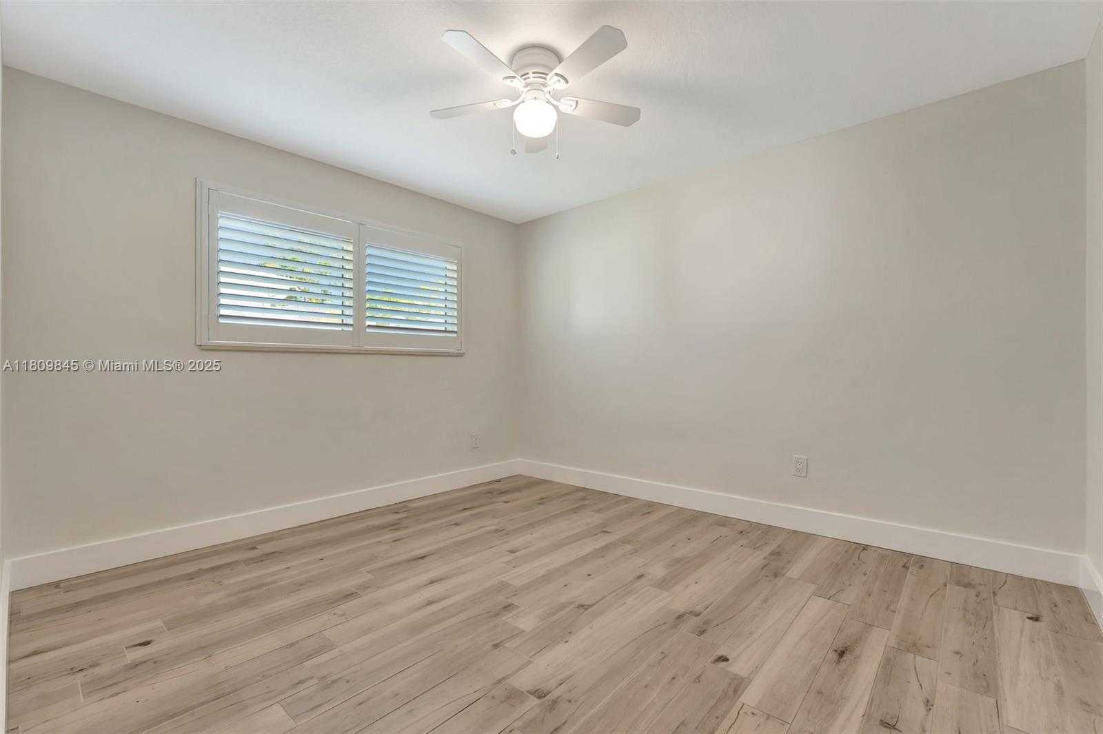 Small Image of 651 EAST LAKE DASHA DR, Plantation Number 29