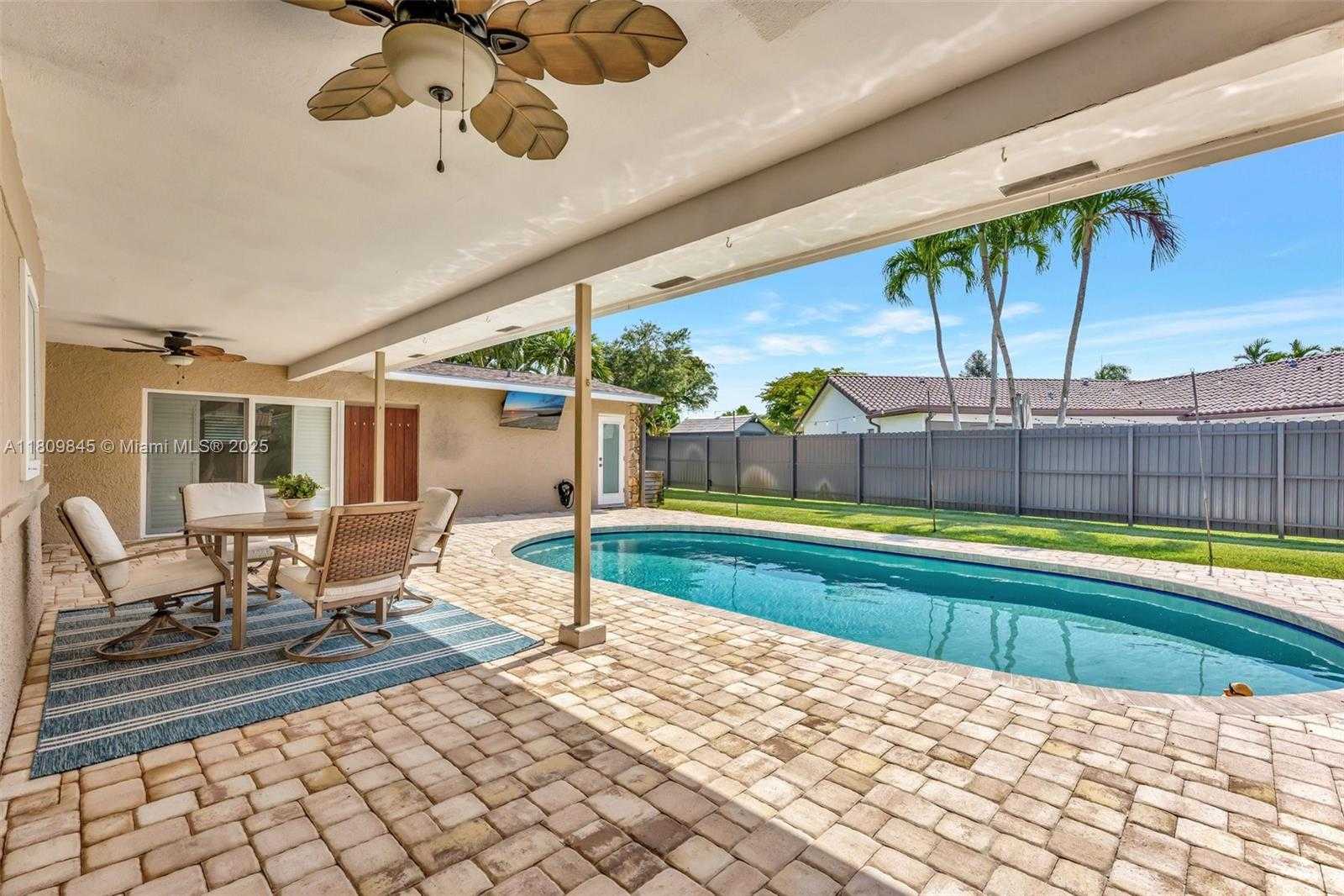 Small Image of 651 EAST LAKE DASHA DR, Plantation Number 32