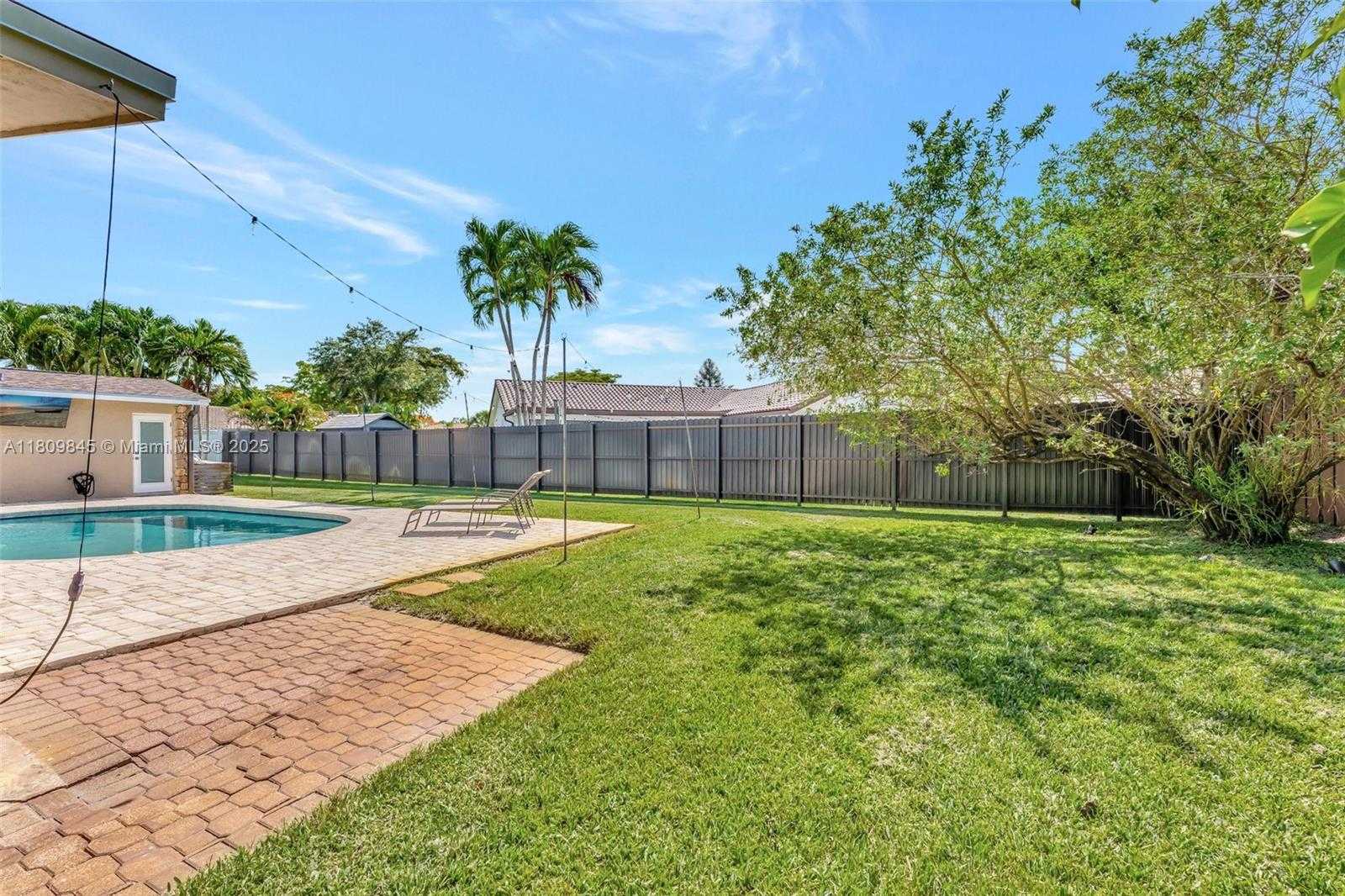 Small Image of 651 EAST LAKE DASHA DR, Plantation Number 37