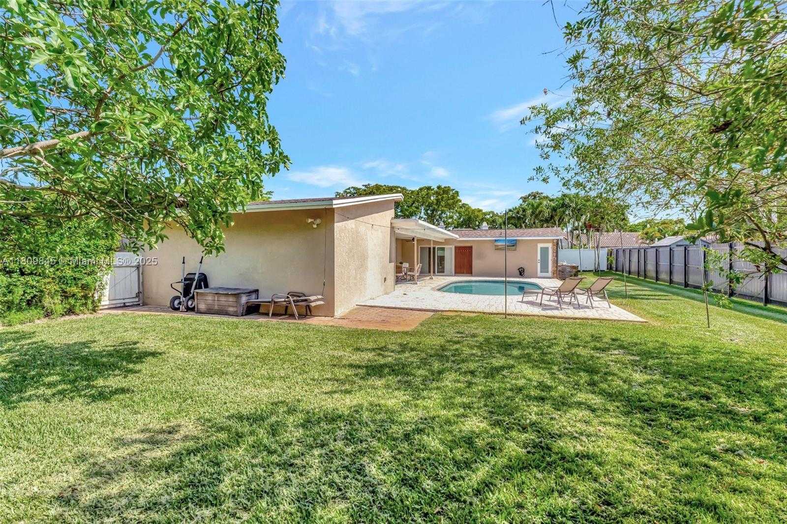 Small Image of 651 EAST LAKE DASHA DR, Plantation Number 38