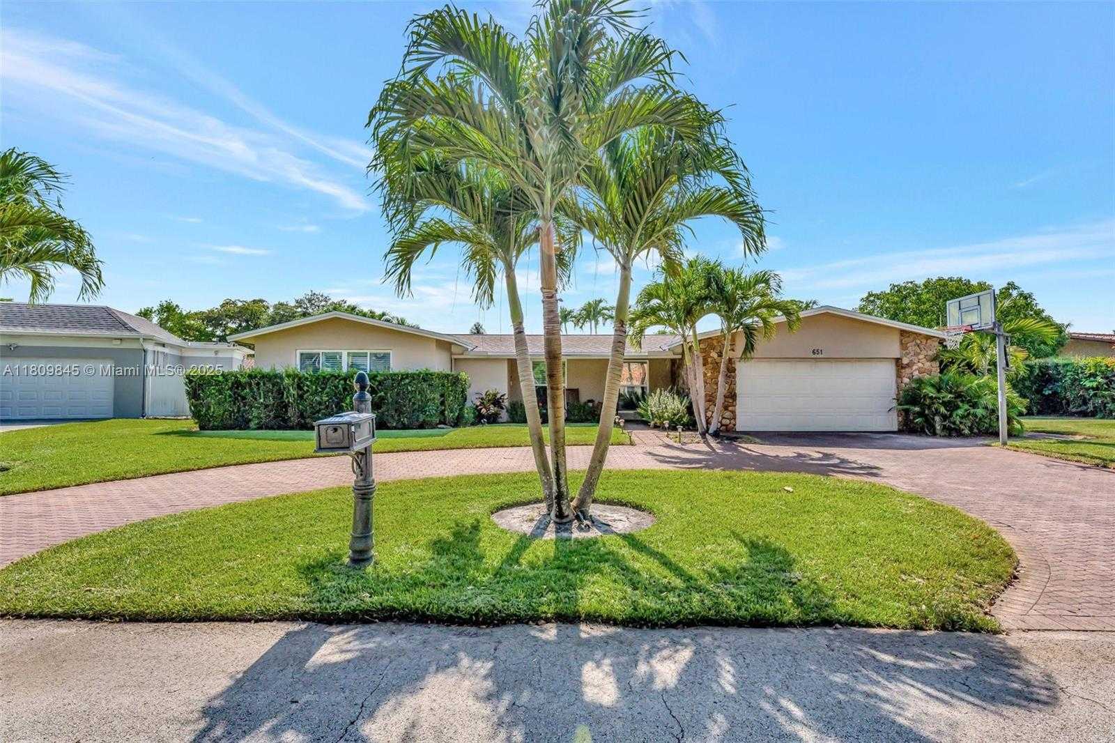 Small Image of 651 EAST LAKE DASHA DR, Plantation Number 40
