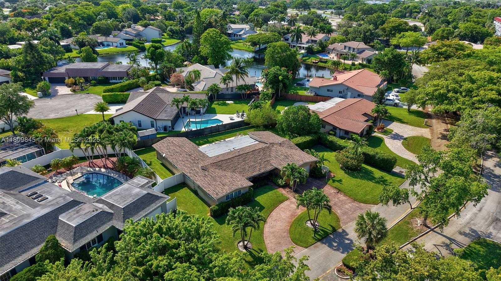 Small Image of 651 EAST LAKE DASHA DR, Plantation Number 47