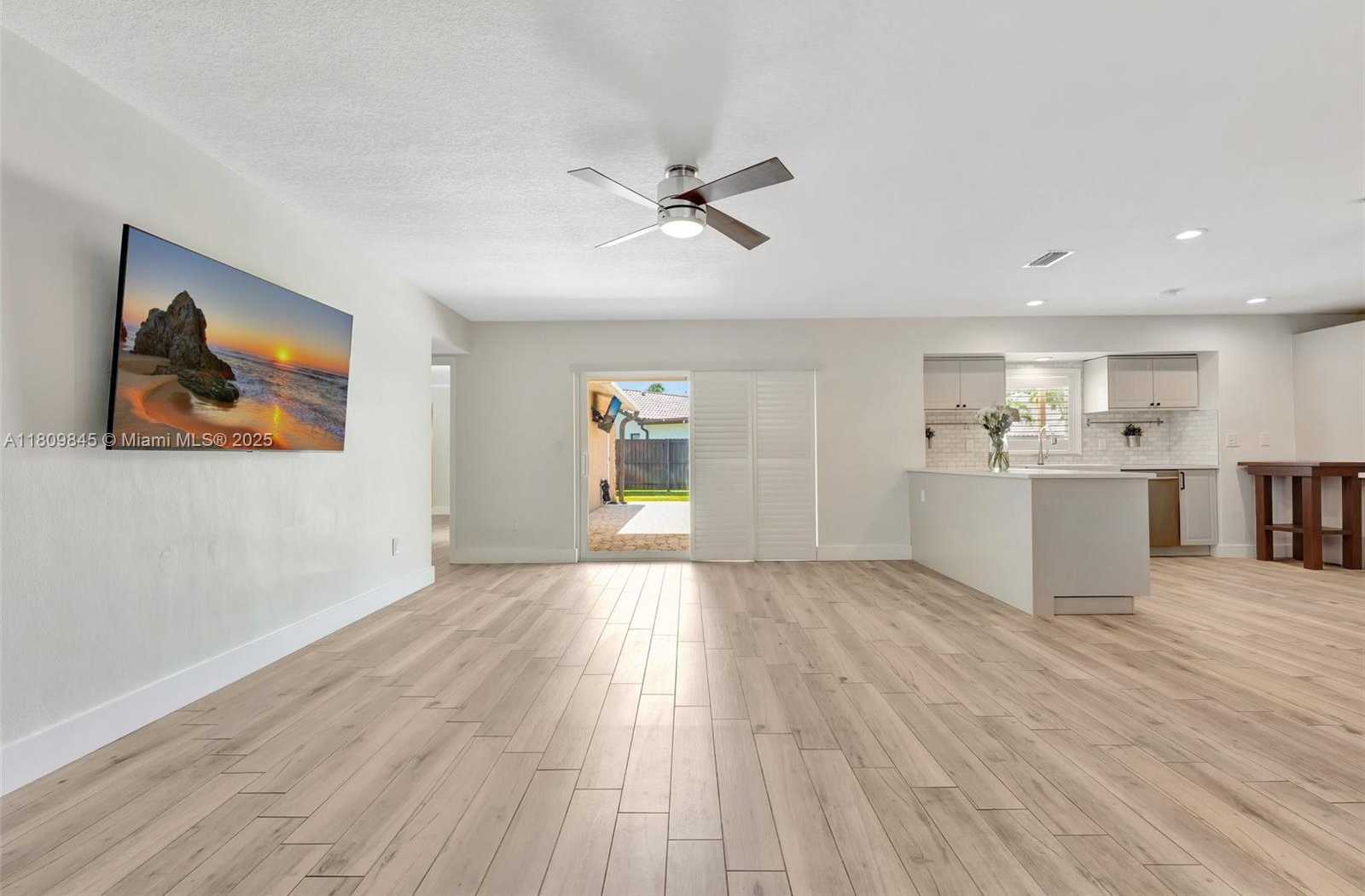 Small Image of 651 EAST LAKE DASHA DR, Plantation Number 6
