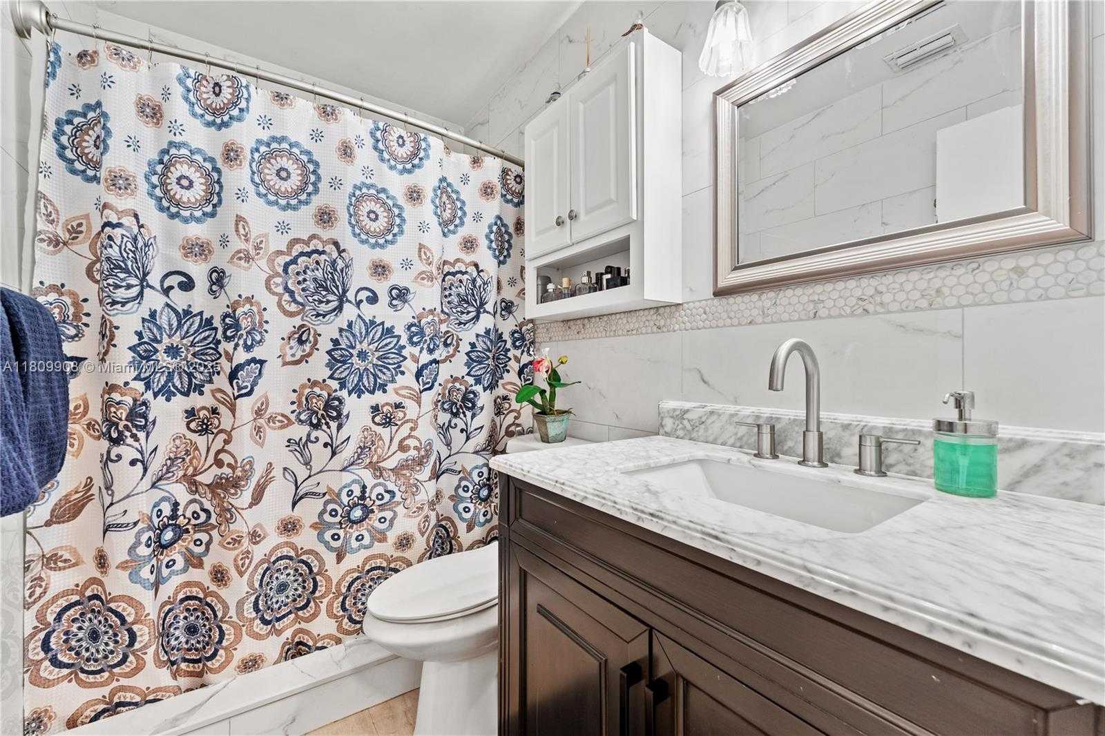 Small Image of 7051 SOUTH WEST 2ND CT, Pembroke Pines Number 12